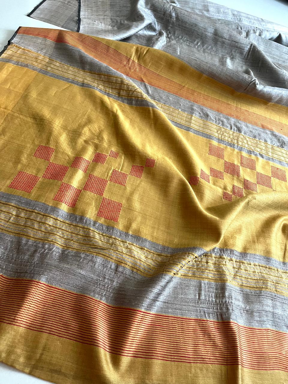 Dual-Tone Tussar Silk Saree with Woven Detailing - Beige and Yellow