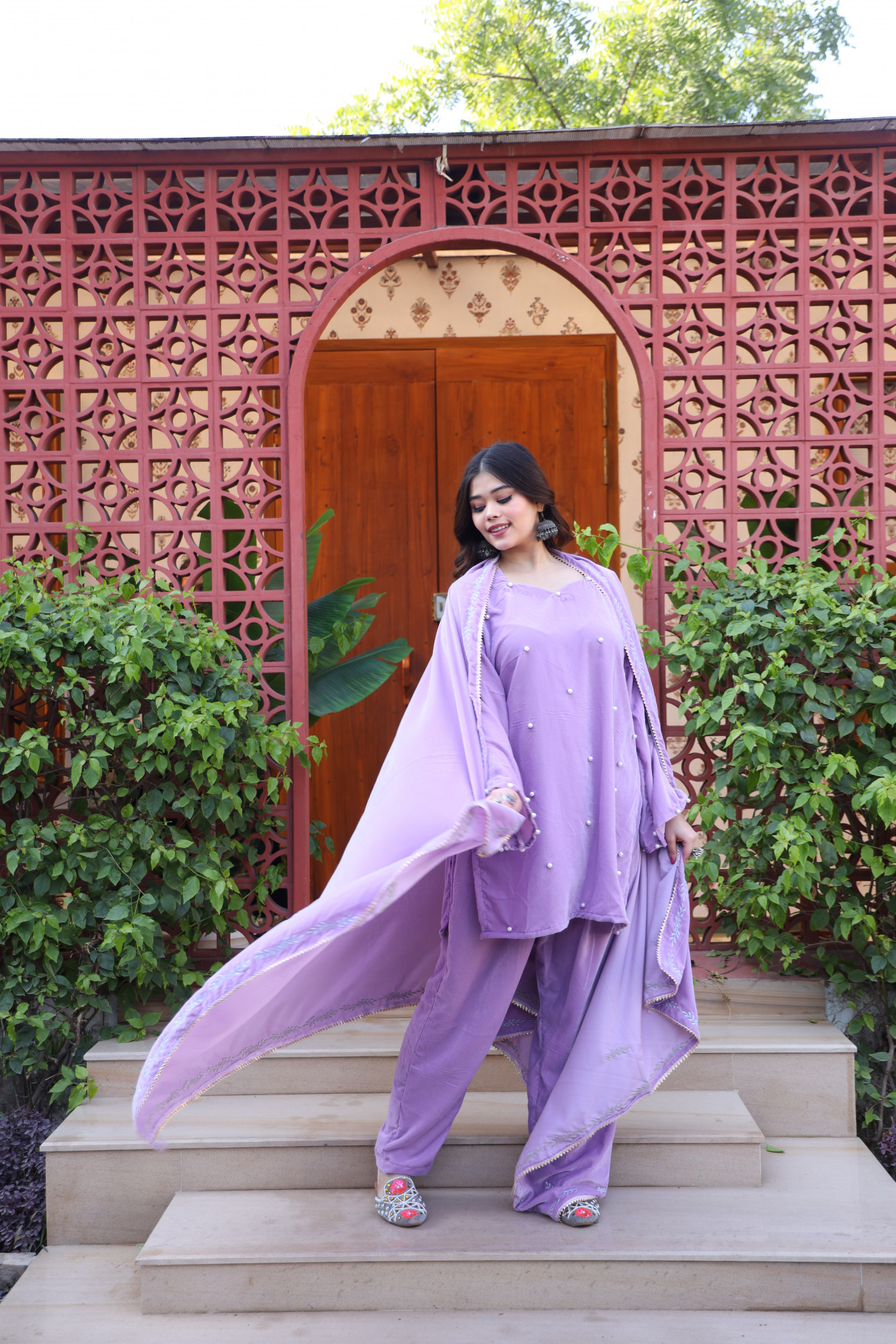 Levender Velvet Suit Set And Embroidered Dupatta