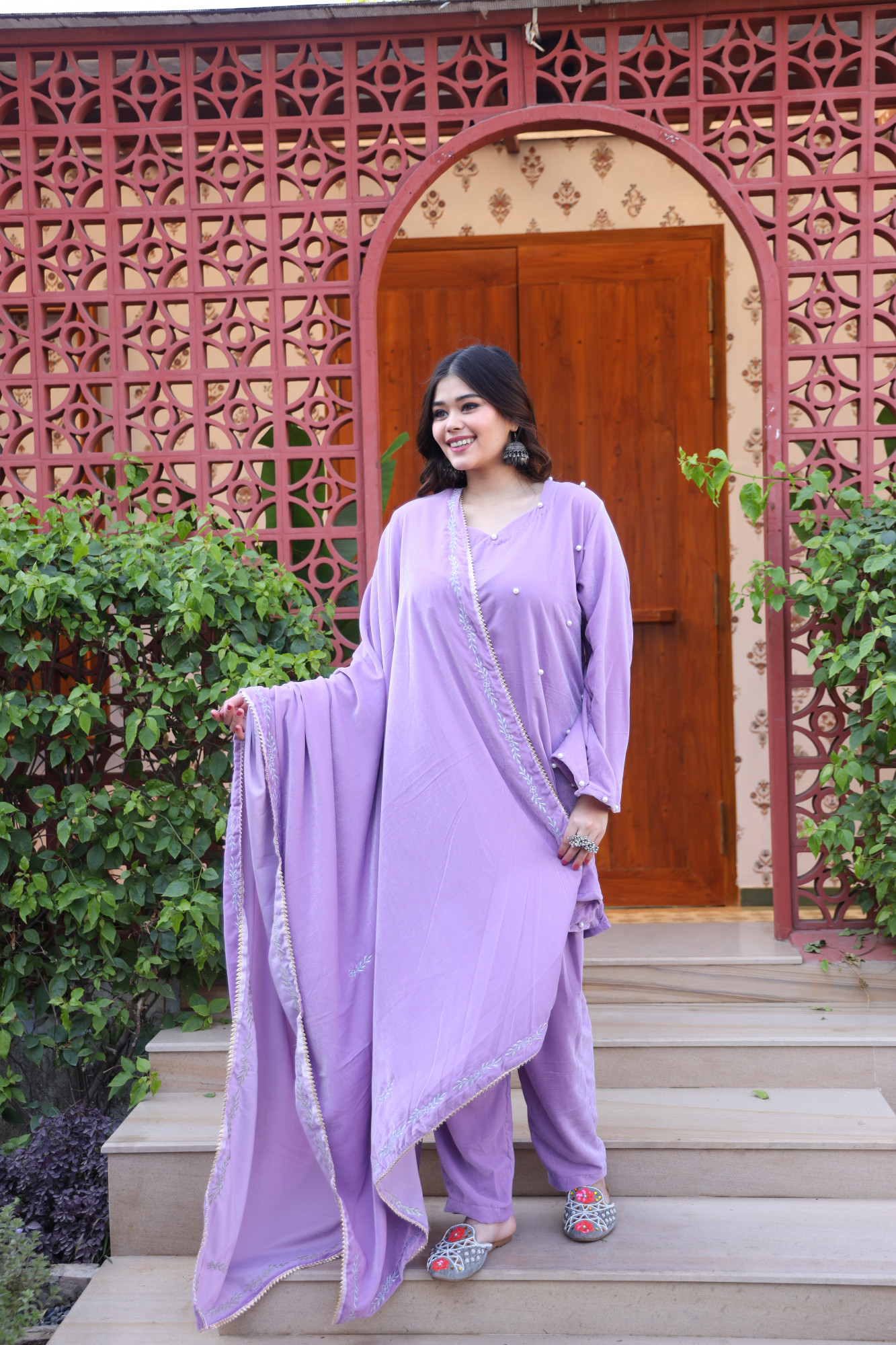 Levender Velvet Suit Set And Embroidered Dupatta