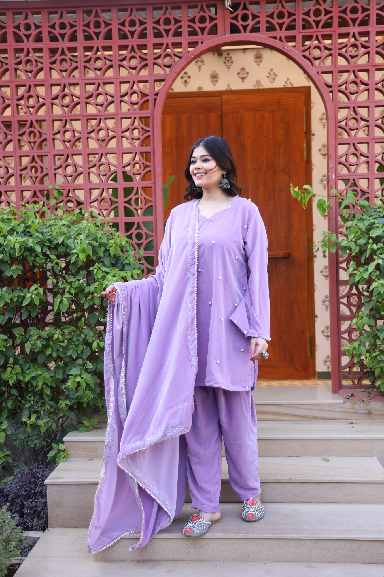Levender Velvet Suit Set And Embroidered Dupatta