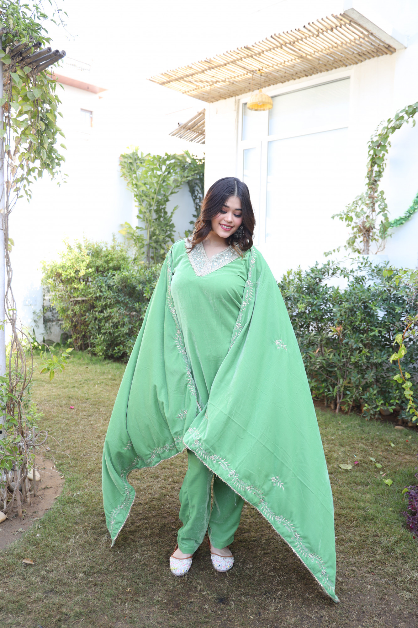 Green Velvet Suit Set And Embroidered Dupatta