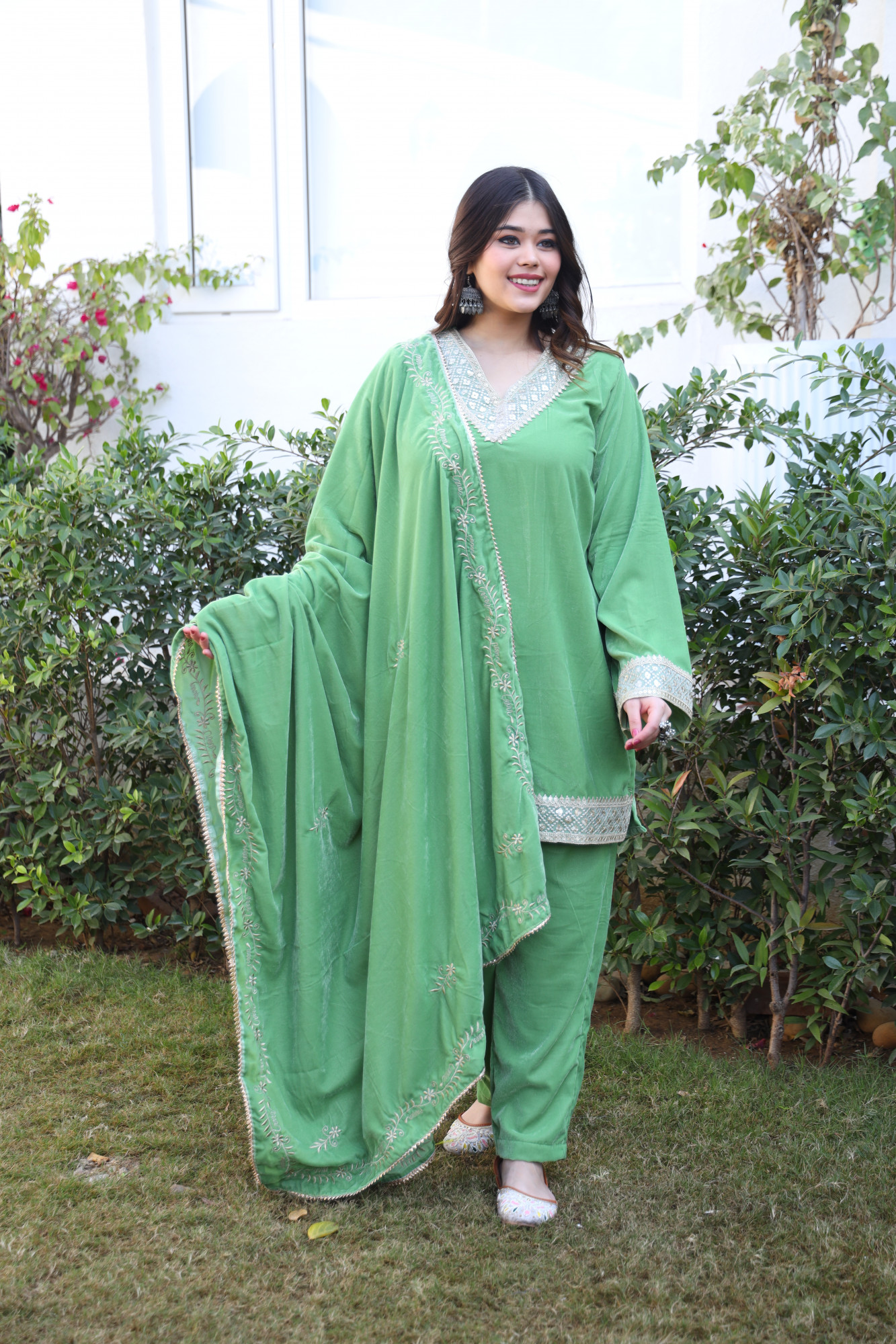 Green Velvet Suit Set And Embroidered Dupatta
