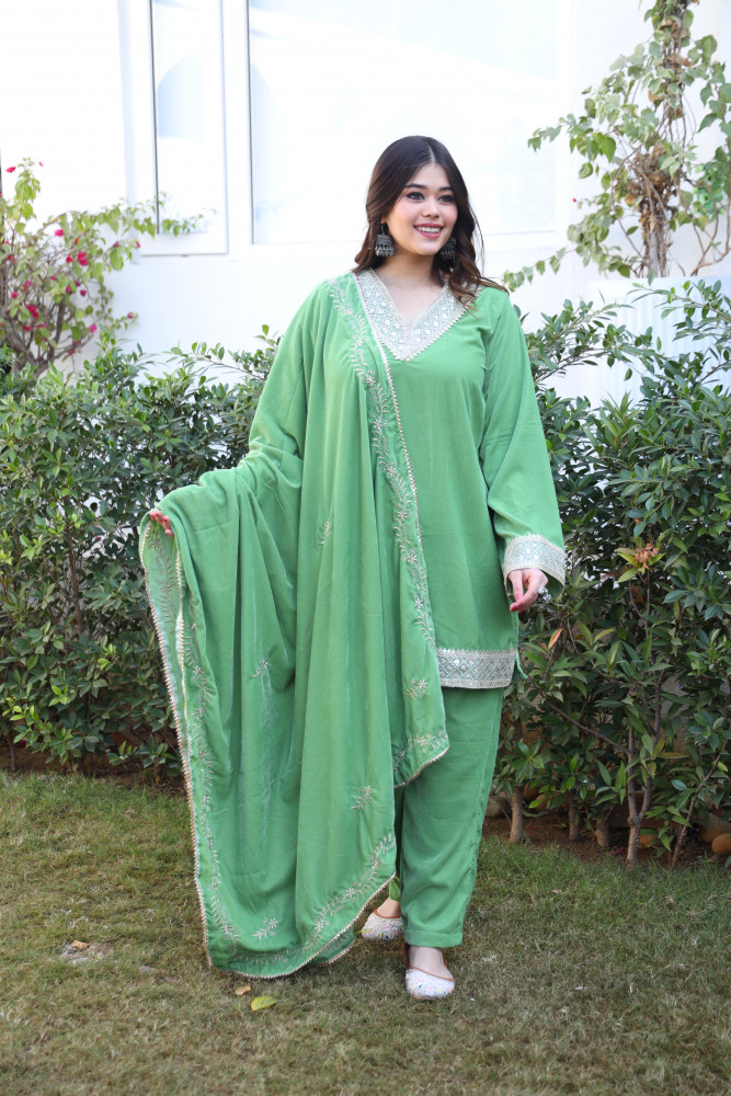Image of Green Velvet Suit Set And Embroidered Dupatta