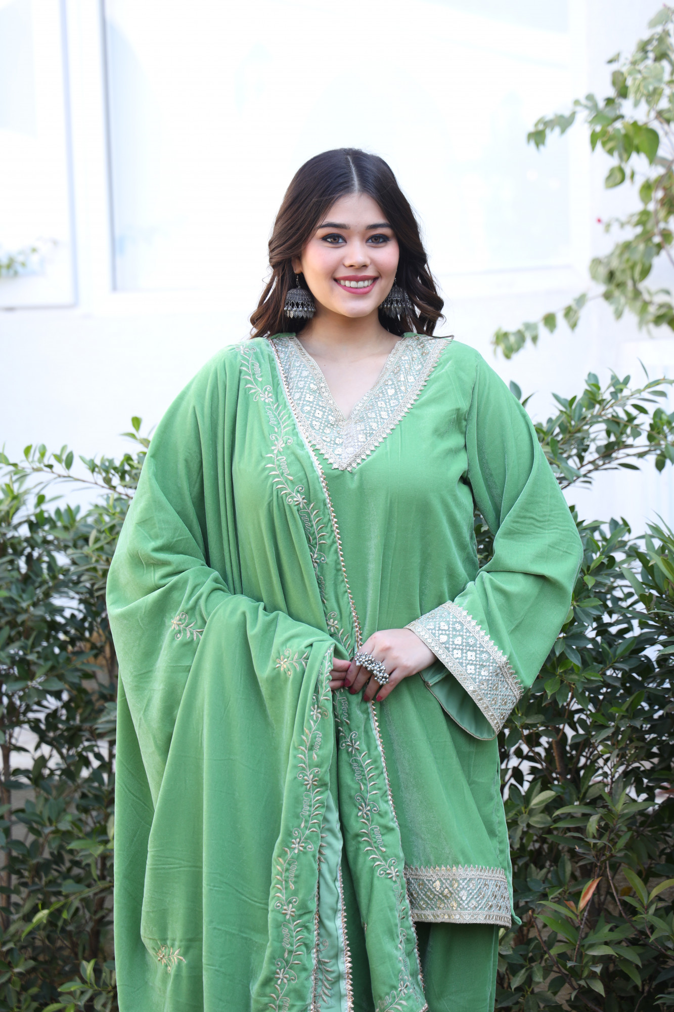 Green Velvet Suit Set And Embroidered Dupatta