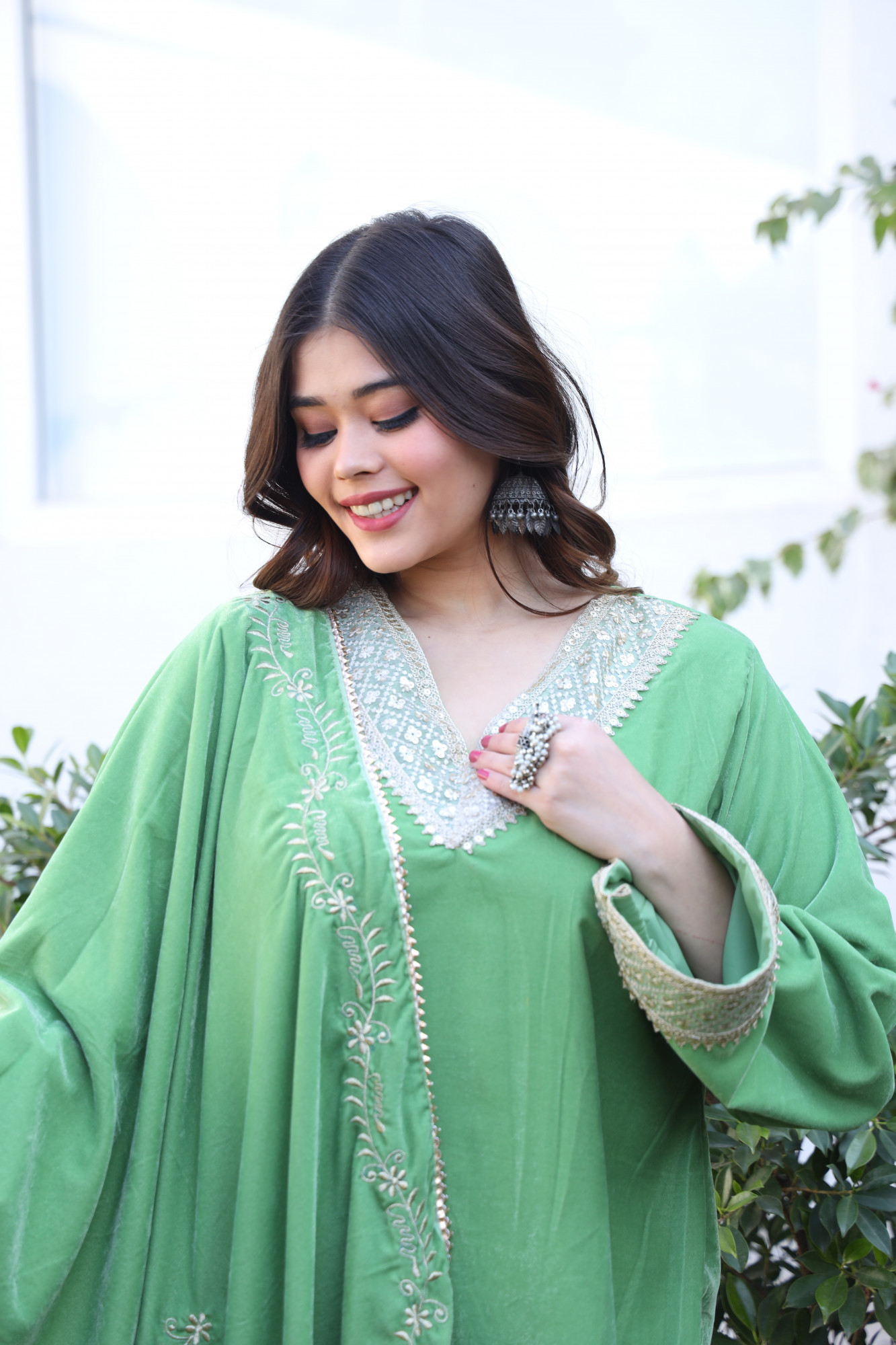 Green Velvet Suit Set And Embroidered Dupatta