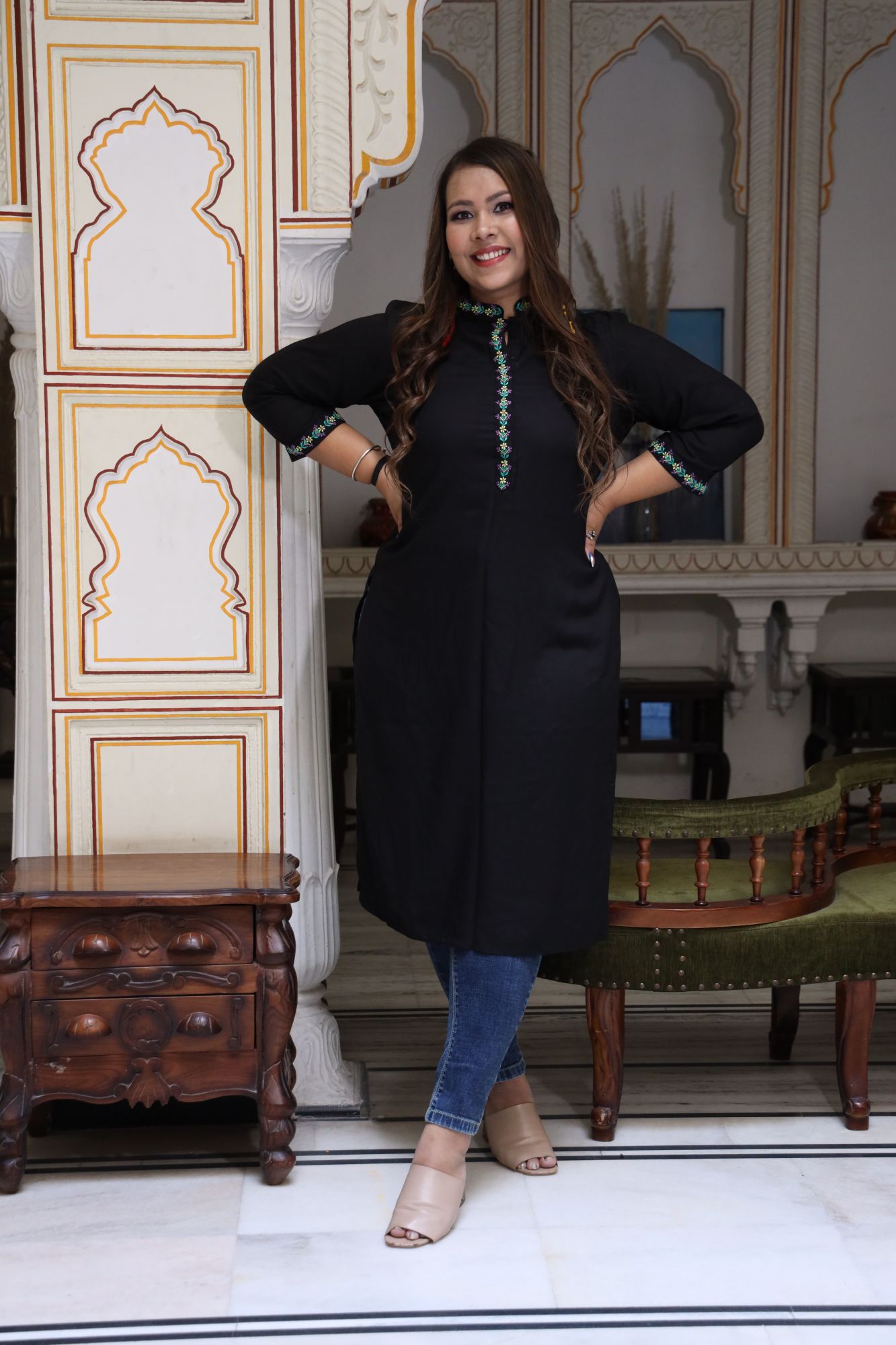 Black Floral Embroidery Kurta