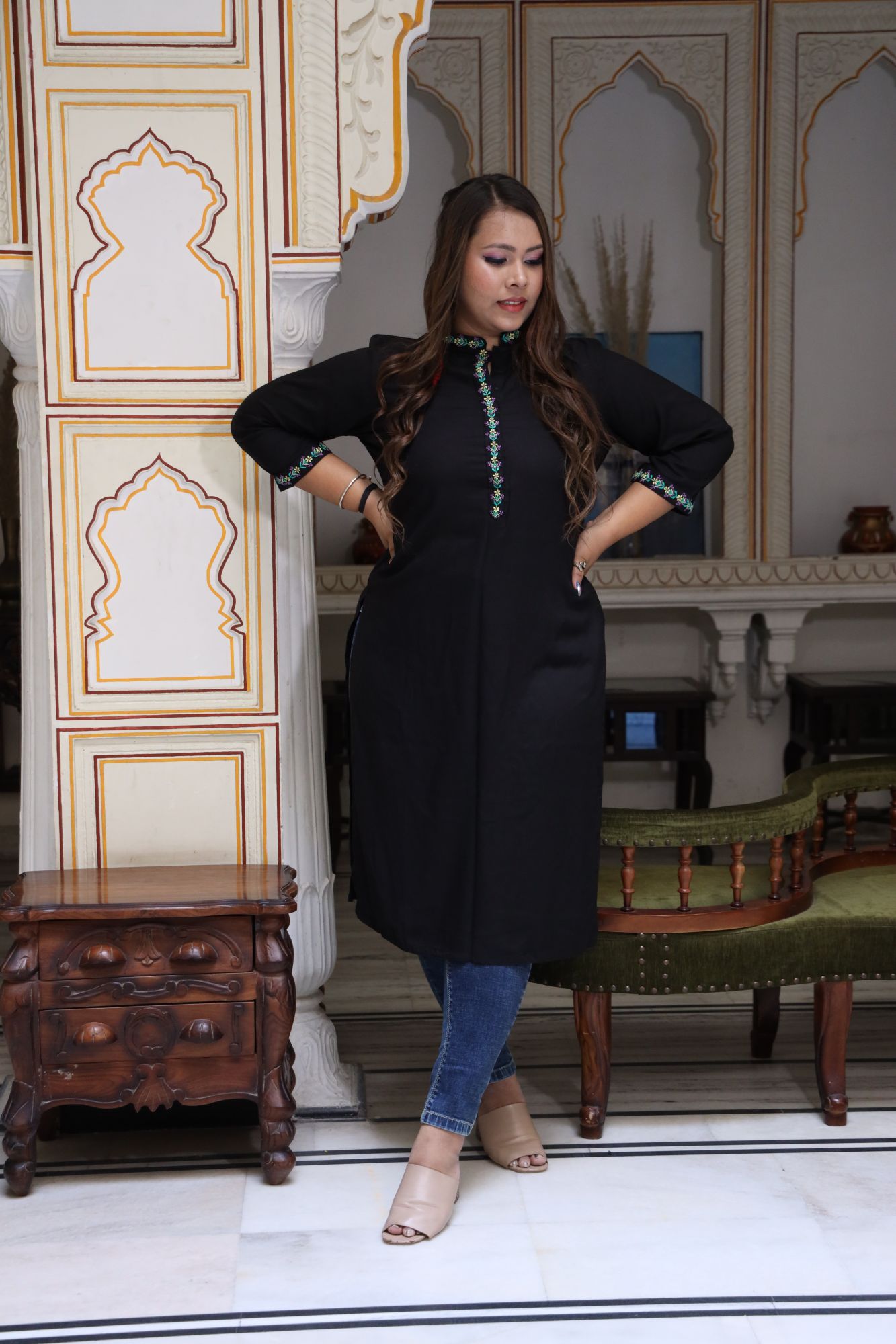 Black Floral Embroidery Kurta