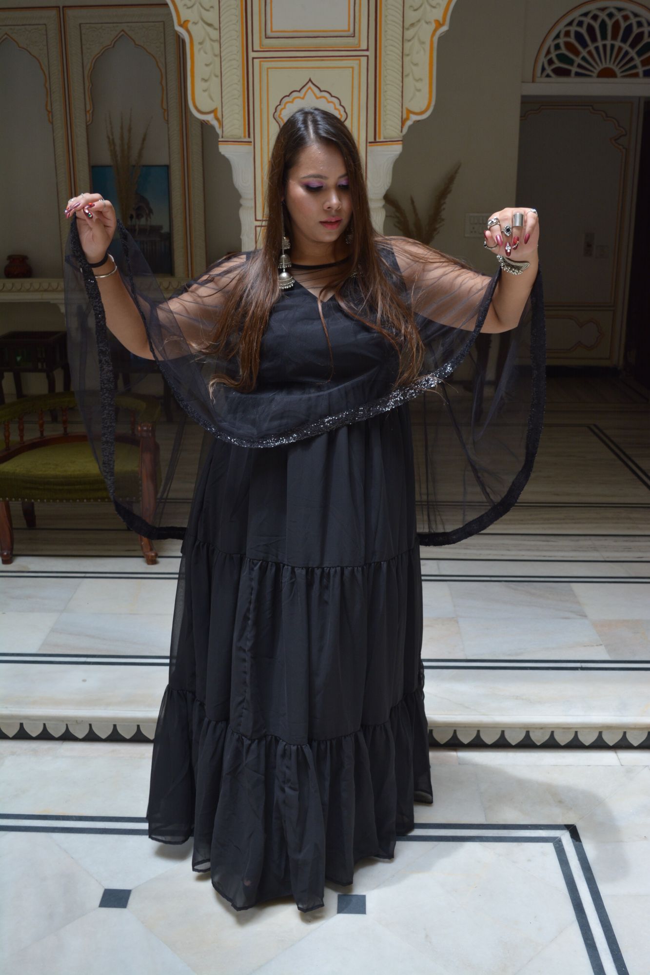 Black tiered dress with pochu - Main Image