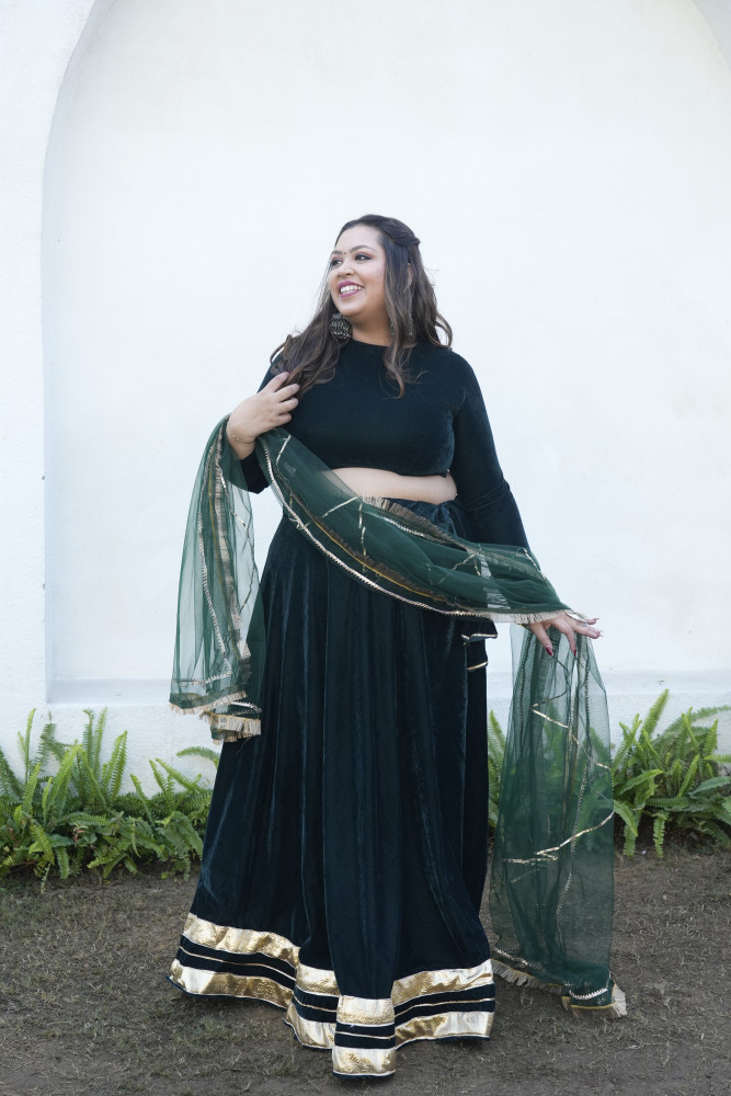 Image of Green Velvet Lehenga With Net Dupatta
