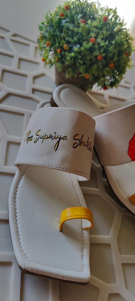 CUSTUM FLATS SUPRIYA SHUKLA