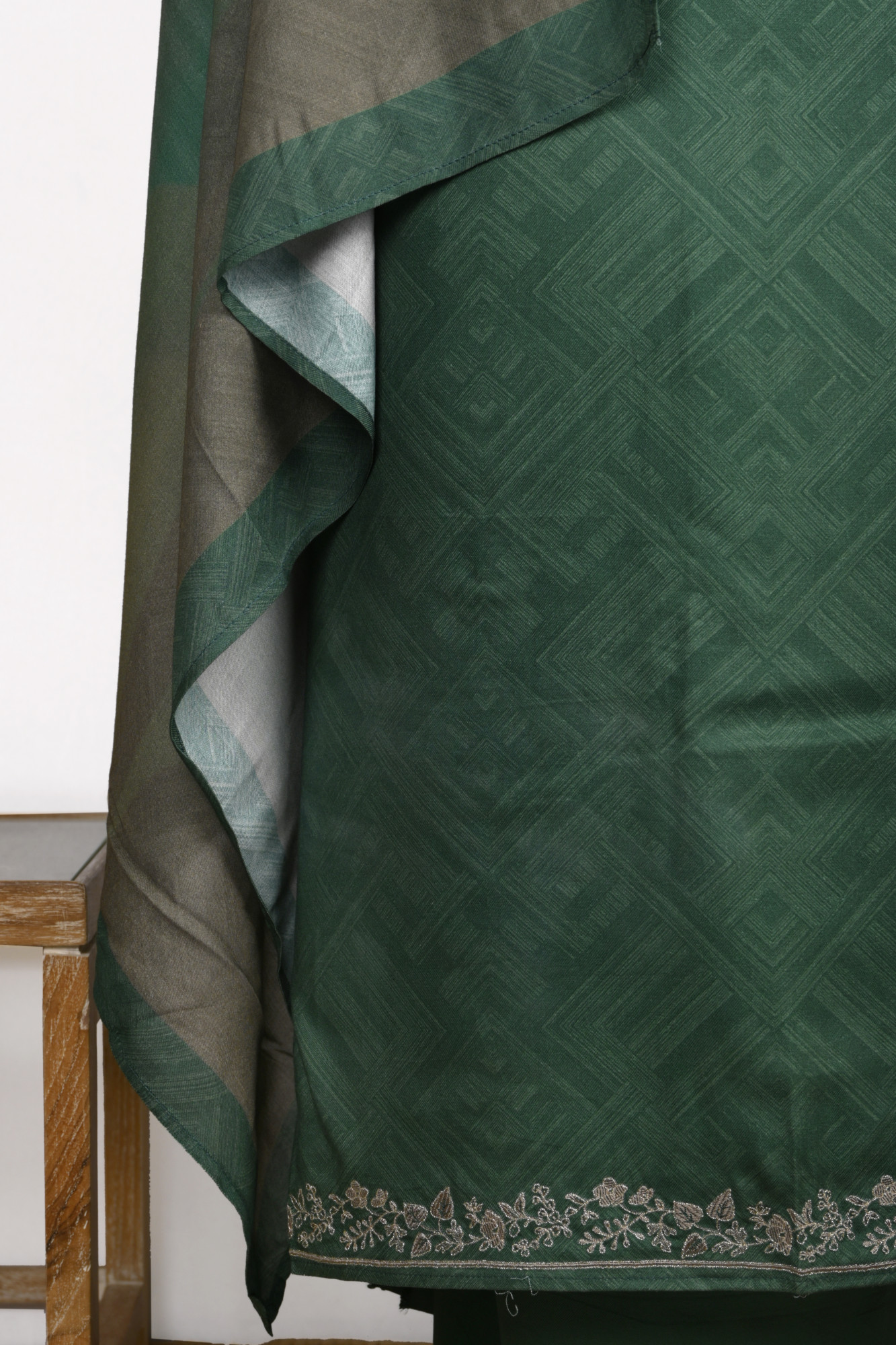 Green Spun Suit Set With Spun Dupatta - VARV01C