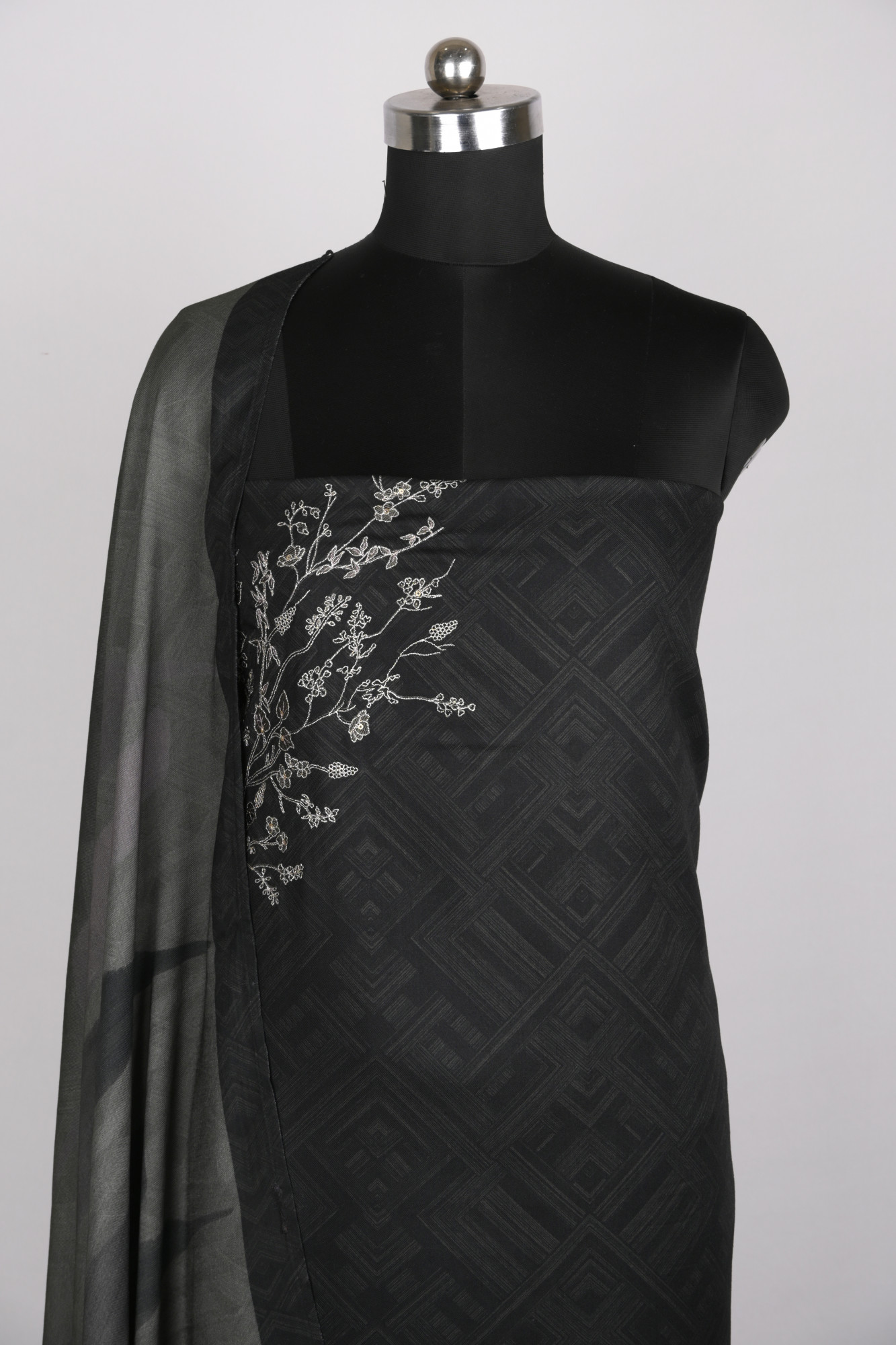 Black Spun Suit Set With Spun Dupatta - VARV01A