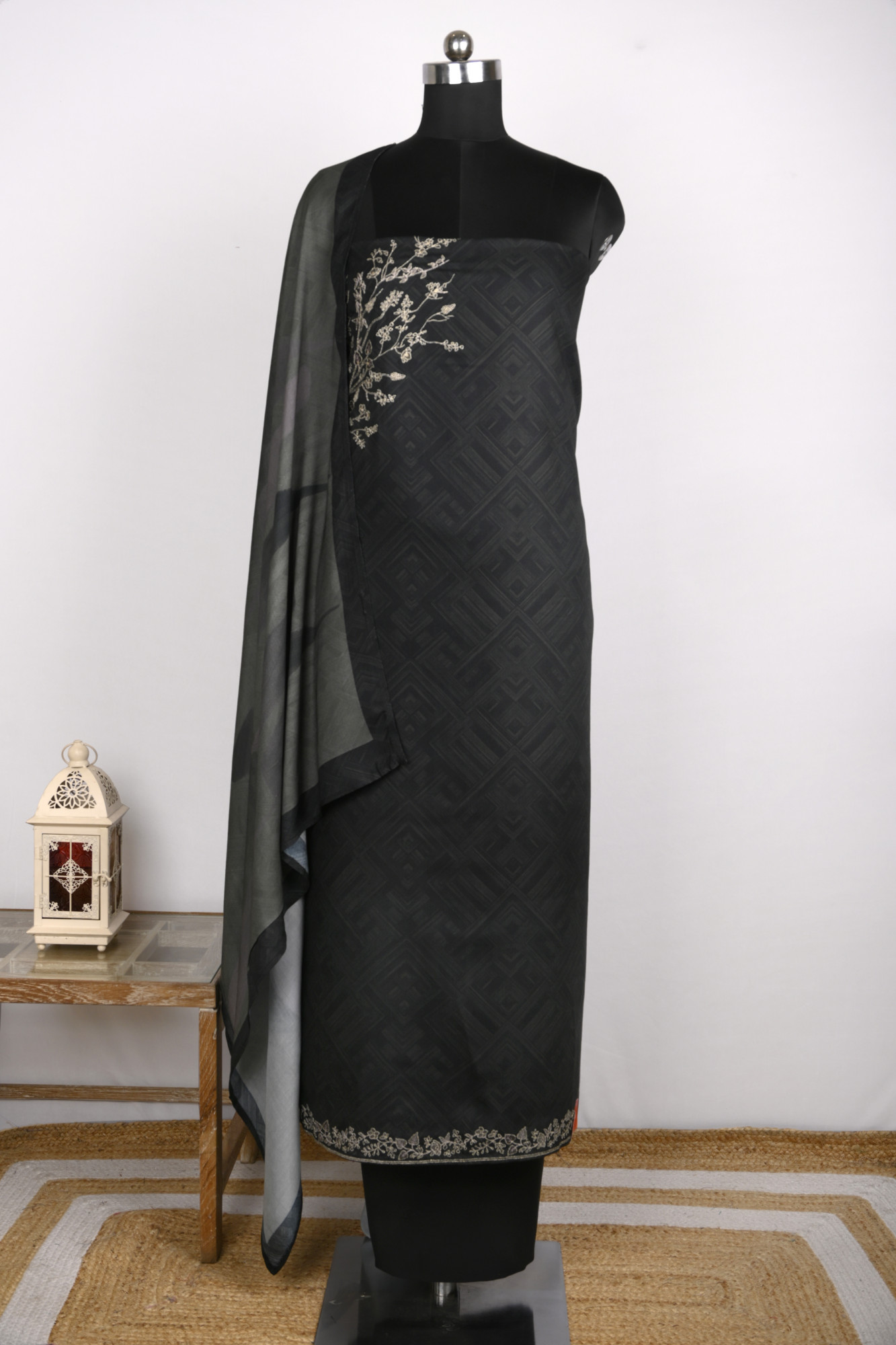 Black Spun Suit Set With Spun Dupatta - VARV01A