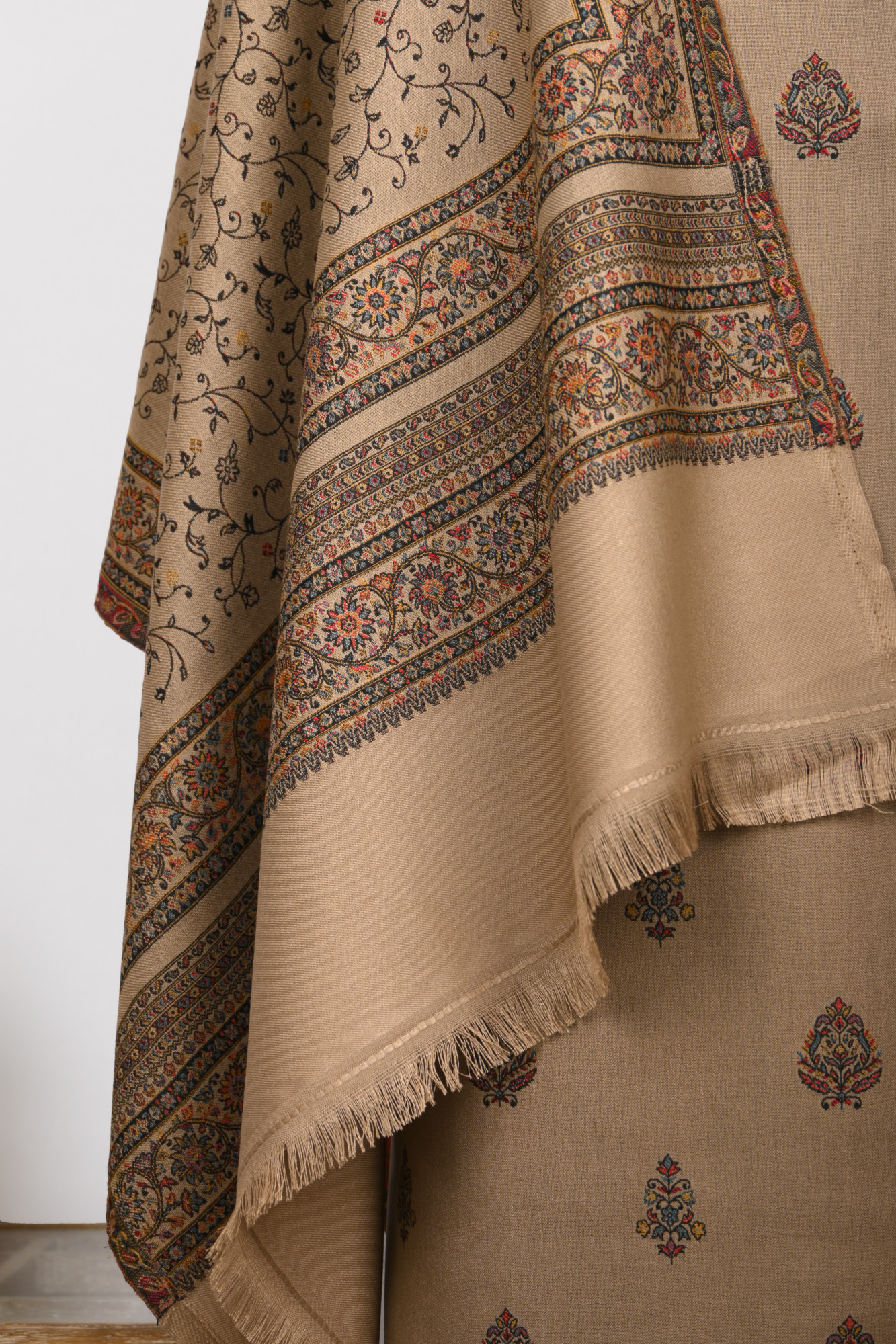 Black Printed Pashmina Suit Set With Dupatta - 1000-0486