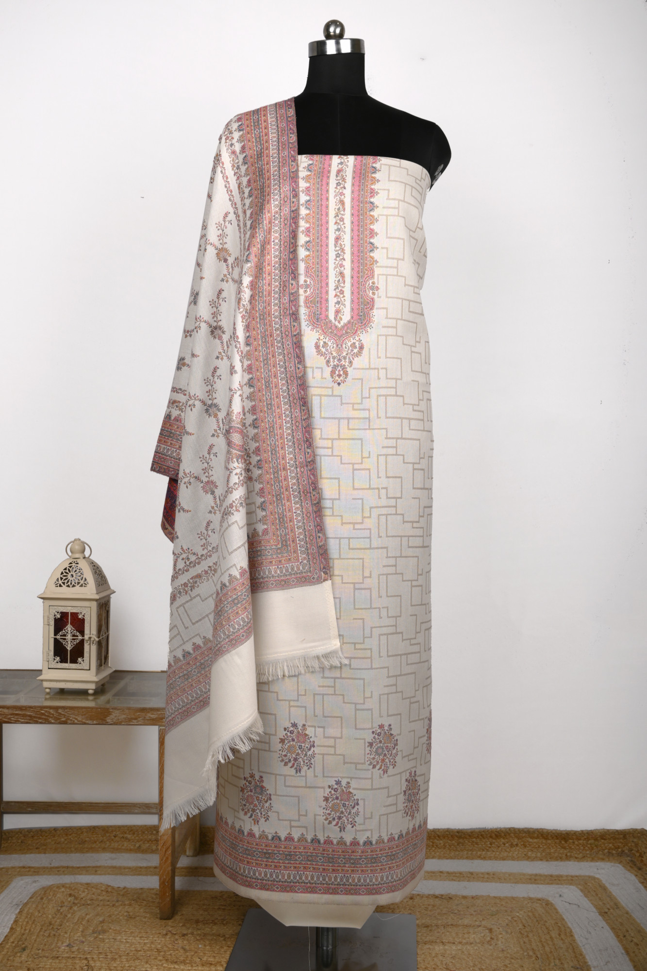 Off - white Printed Pashmina Suit Set With Dupatta - 131-0482C