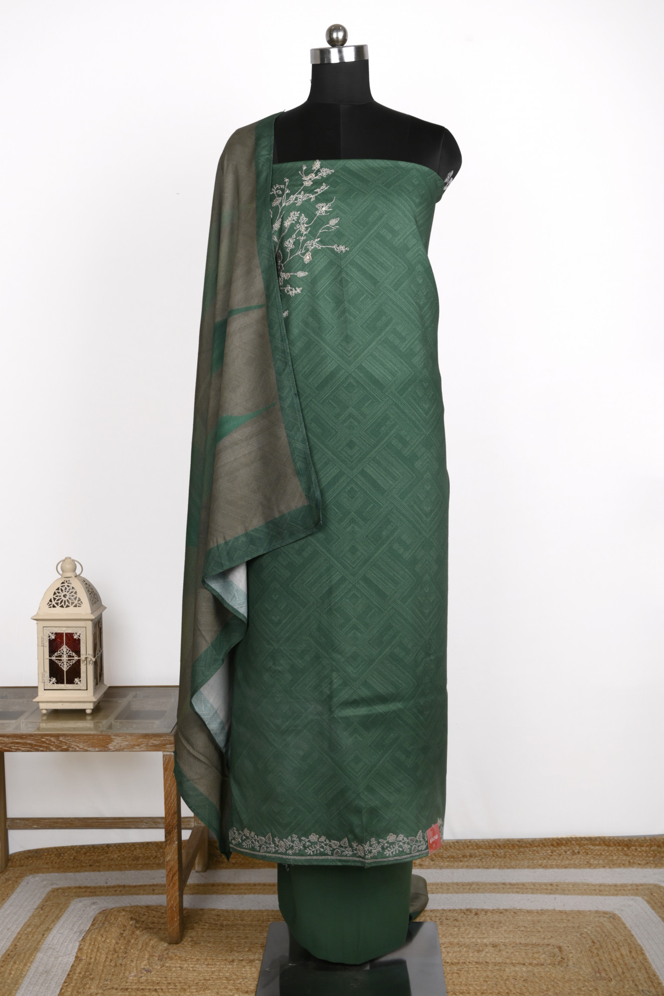 Green Spun Suit Set With Spun Dupatta - VARV01C