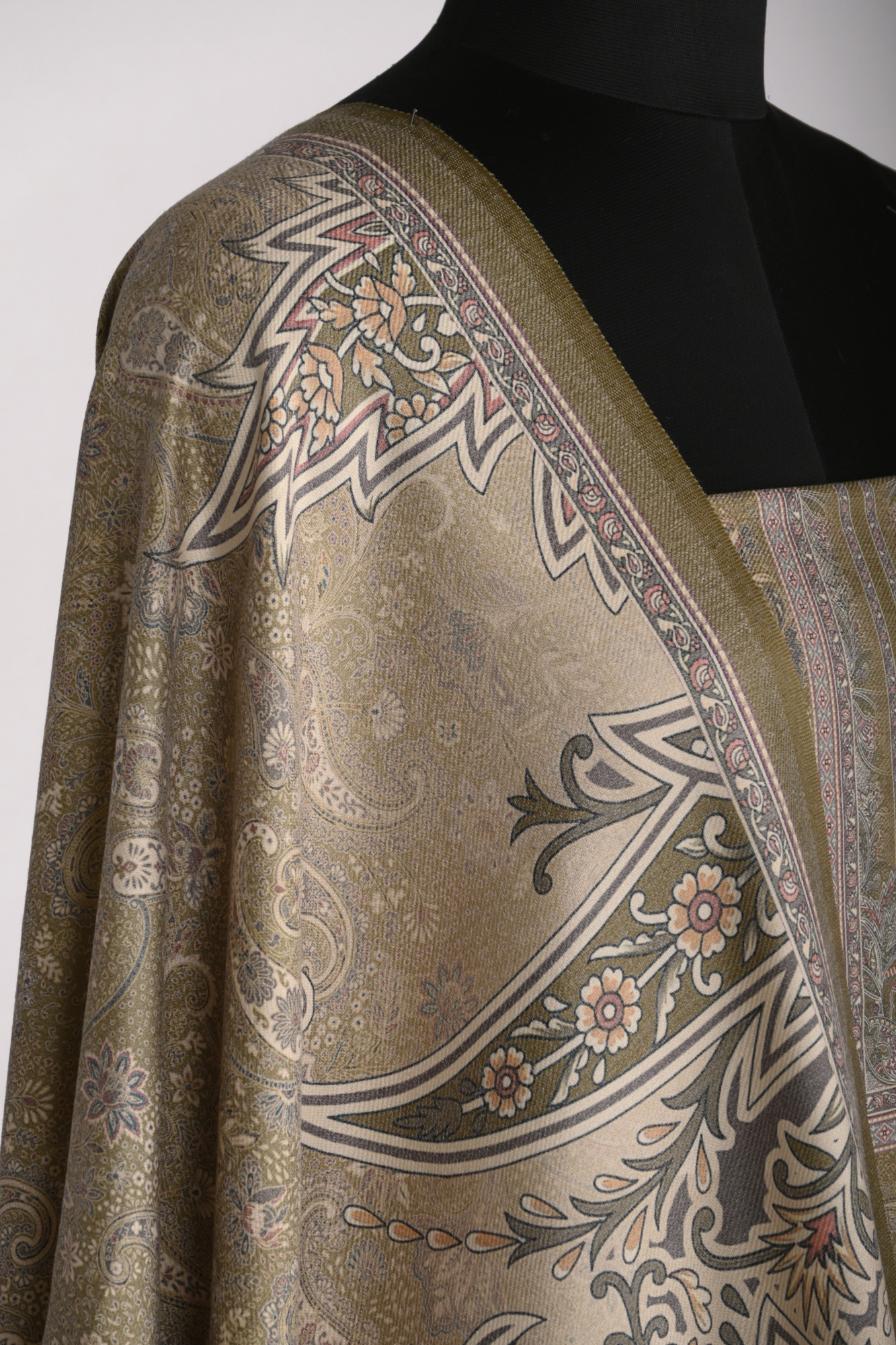 Green Spun Printed Suit Set with Spun Dupatta - 1000-70341A