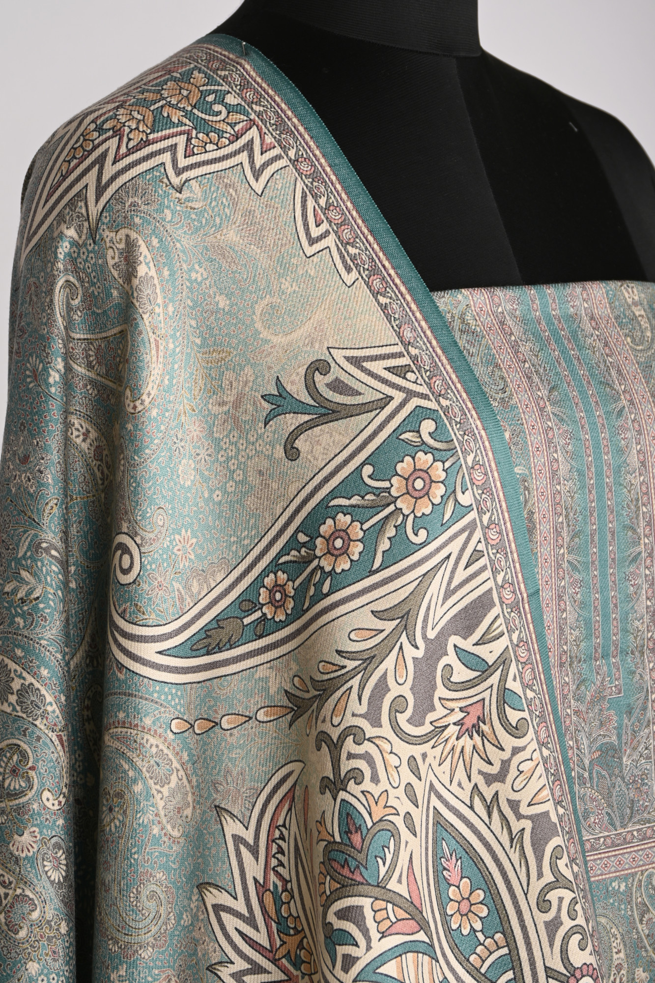 Green Spun Printed Suit Set with Spun Dupatta - 1000-70341B