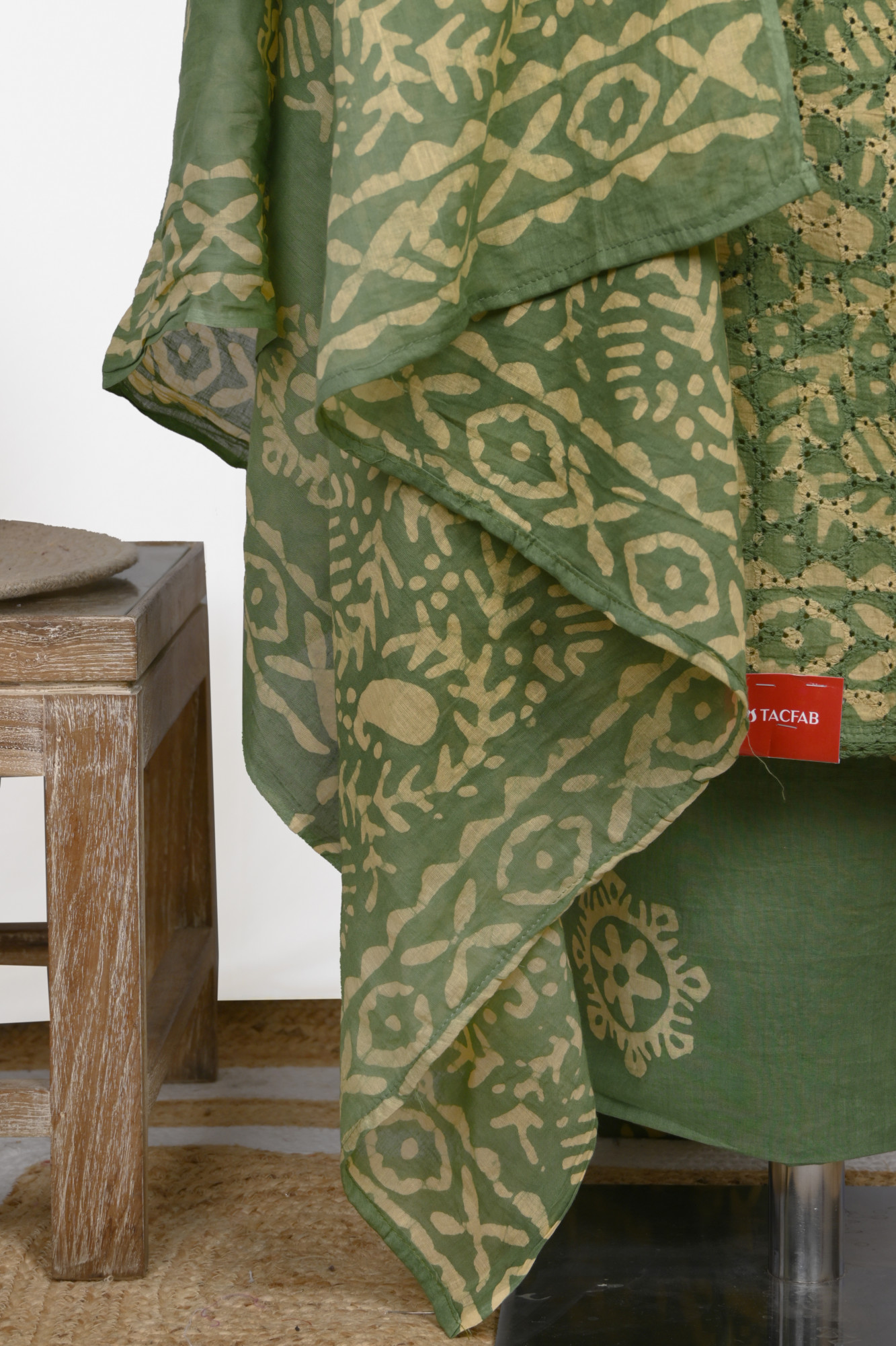 Green cotton Suit Set with Beautiful Dupatta - 983-6047-2C