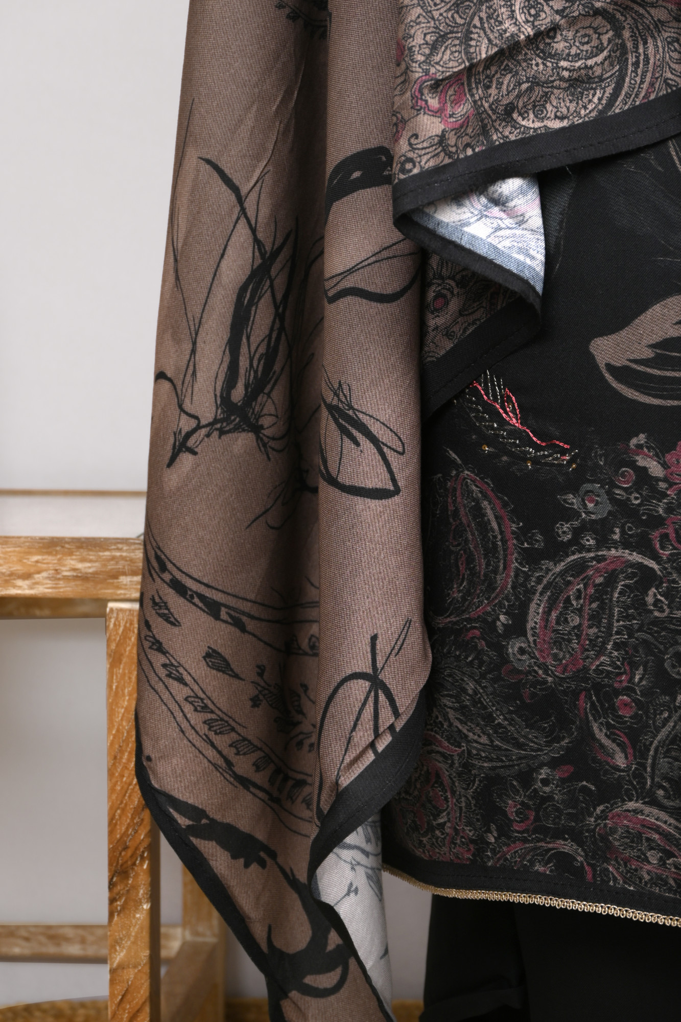 Black Printed Spun Suit Set With Spun Dupatta - VARV06-1B