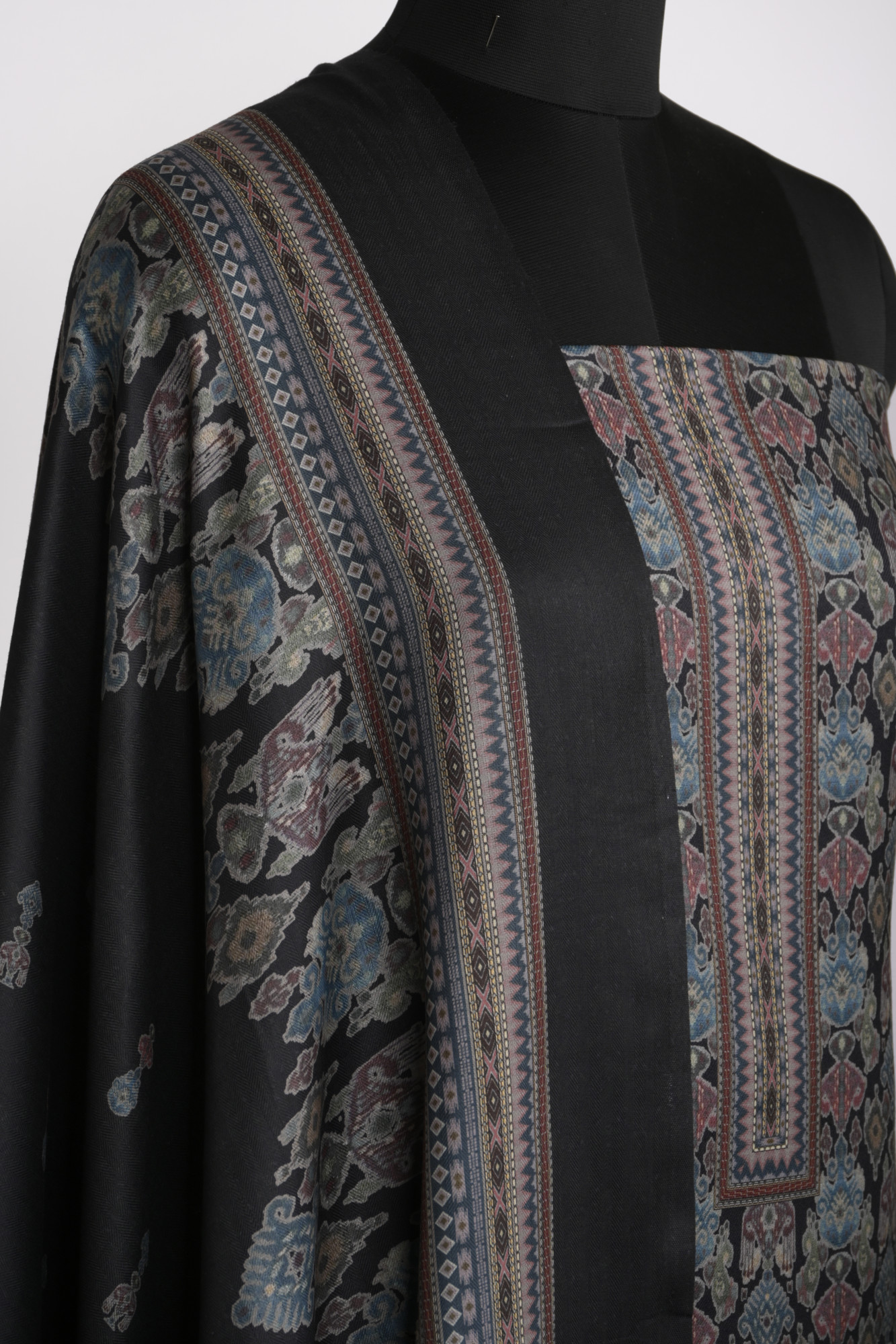 Black Spun Suit Set with Muslin Dupatta - 131-1586B