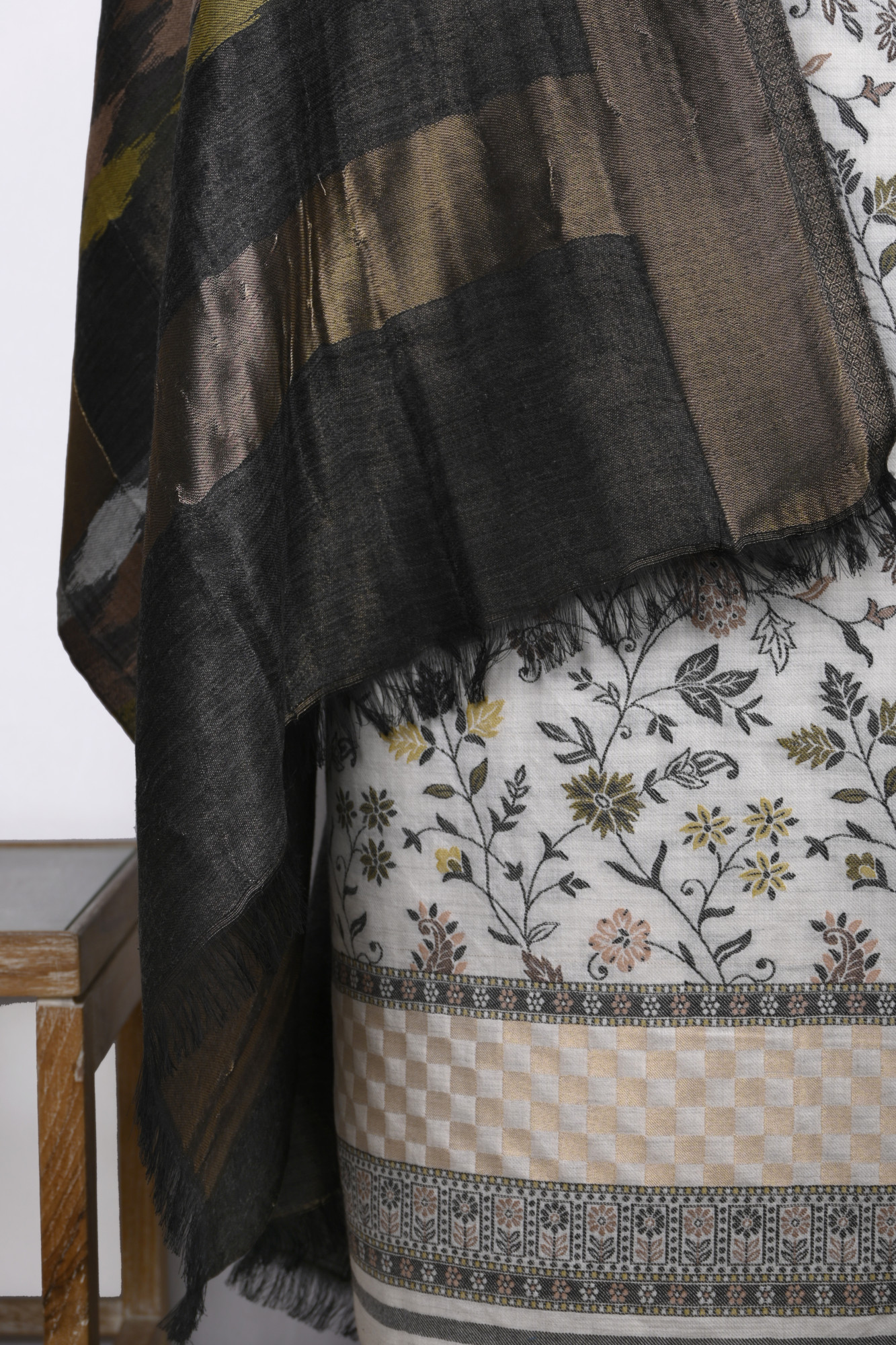 White Printed Pashmina Suit Set With Spun Dupatta - PASH1406B