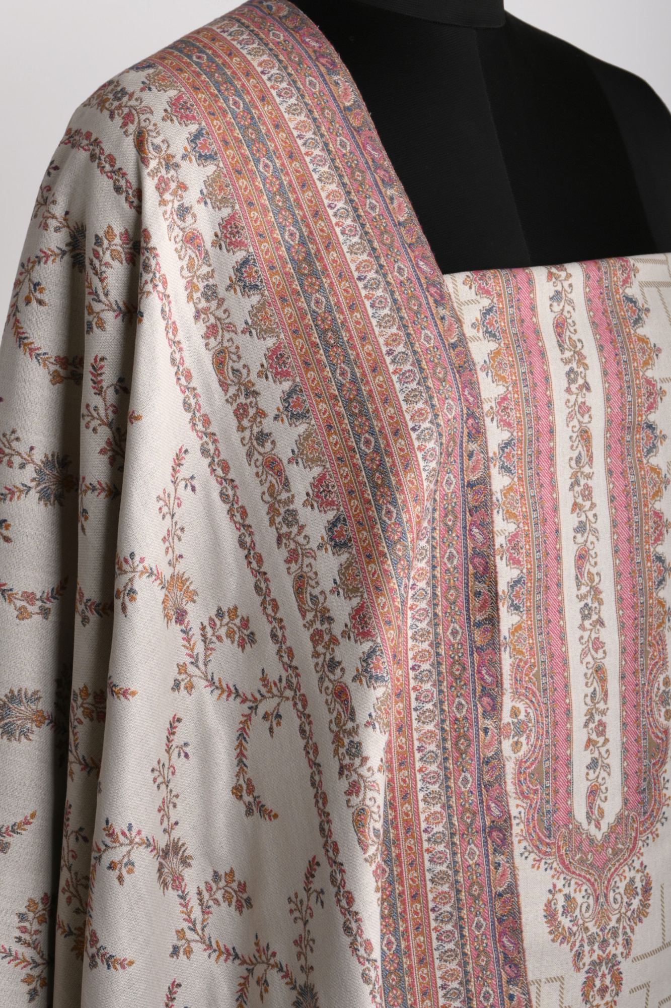 Off - white Printed Pashmina Suit Set With Dupatta - 131-0482C