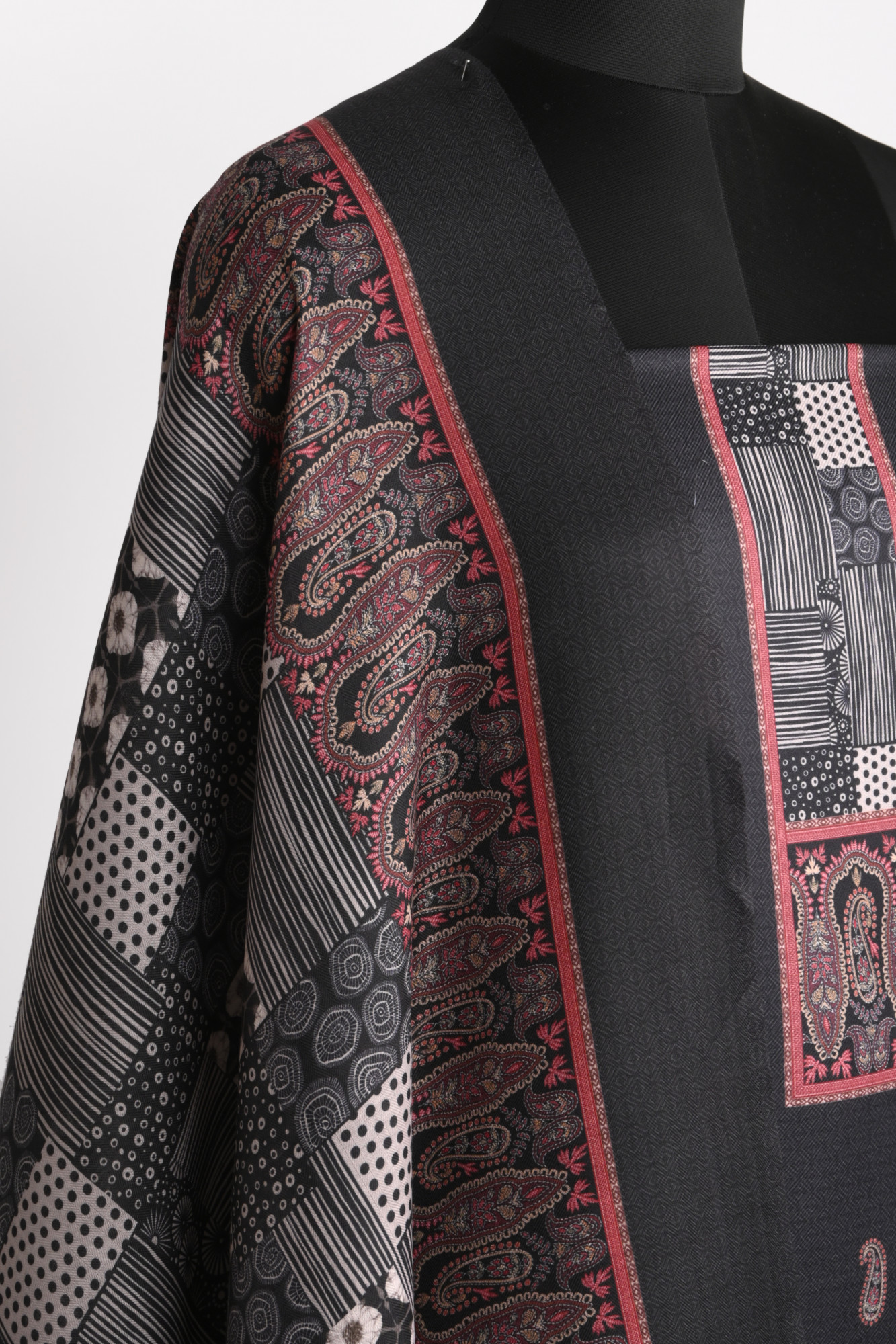 Black Printed Spun Suit Set With Dupatta - 131-1815A