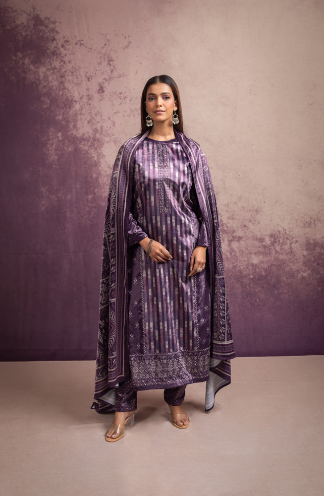 Image of Purple Velvet Suit Set with  Velvet Silk Dupatta - DAR2113B