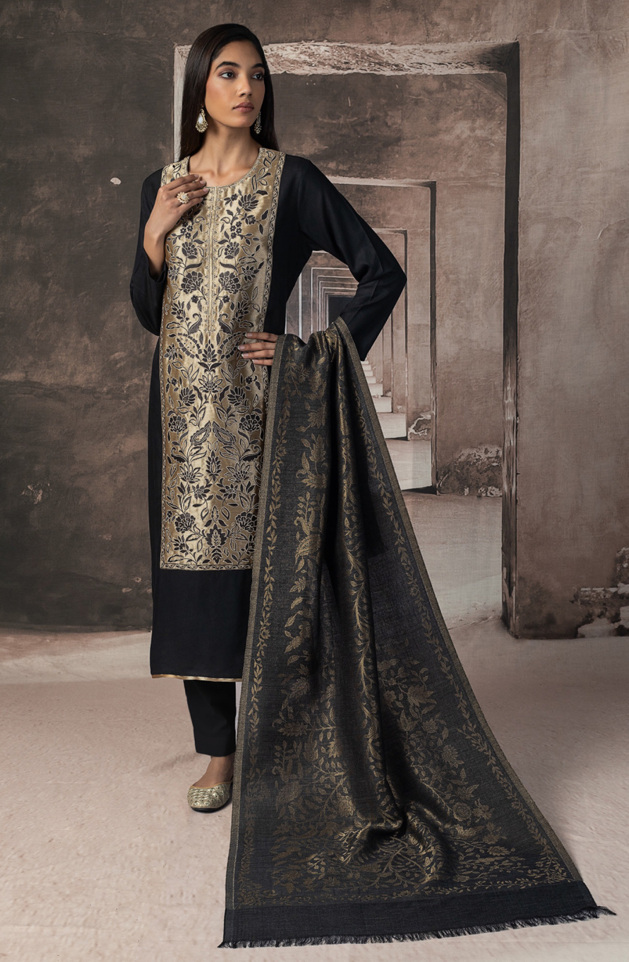 Black Pashmina Silk Jacquard Suit set with Dupatta- ZOO2156A