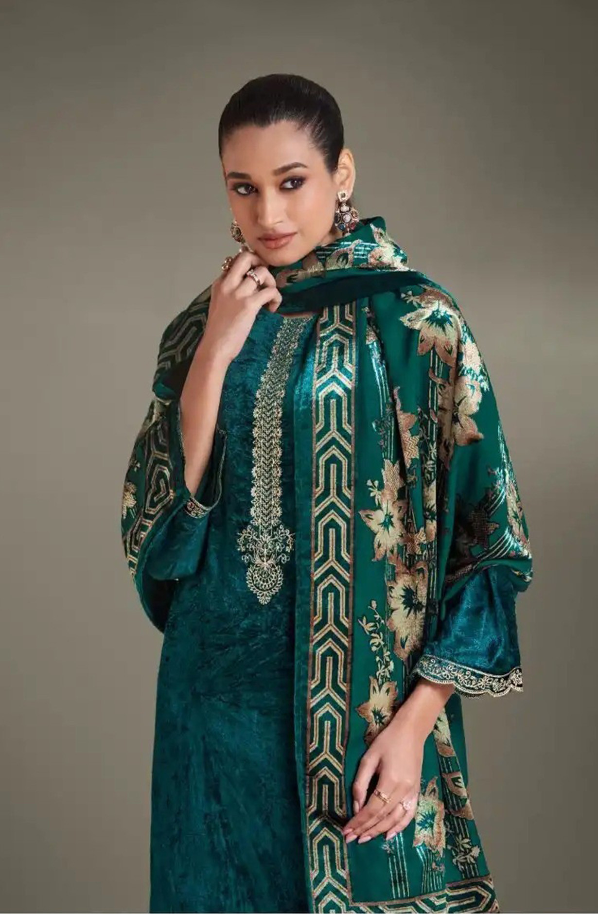 Firoze Pure Viscose Velvet Suit with Dupatta - RIT8861D