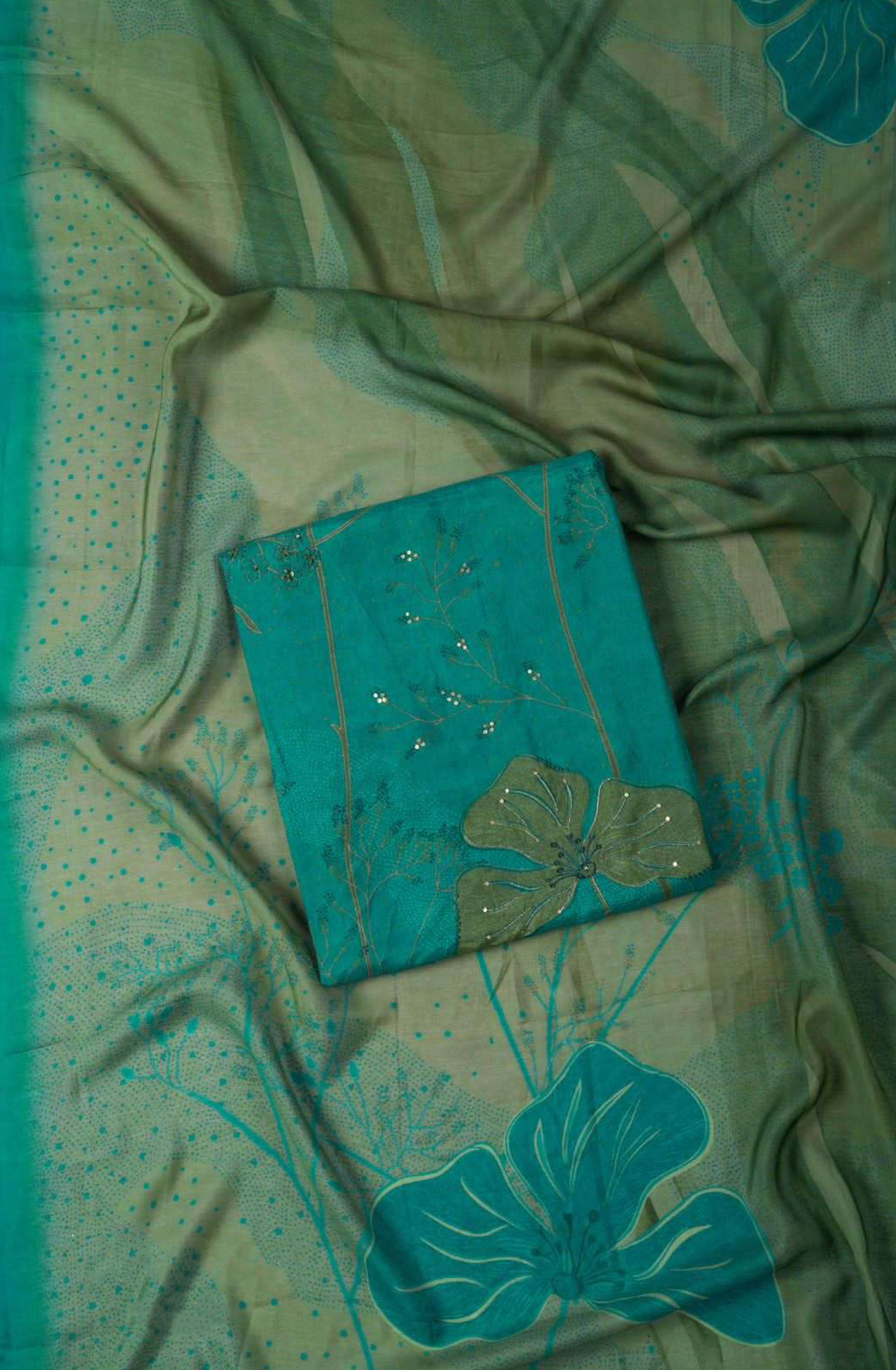 Firozee Muslin Digital Printed Suit Set with Dupatta - VARV19B