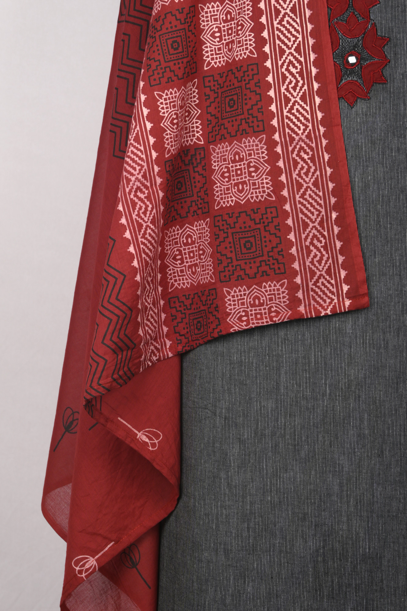 Black Handloom Cotton Beautiful Suit Set with Dupatta - 657-S26DEAN1074