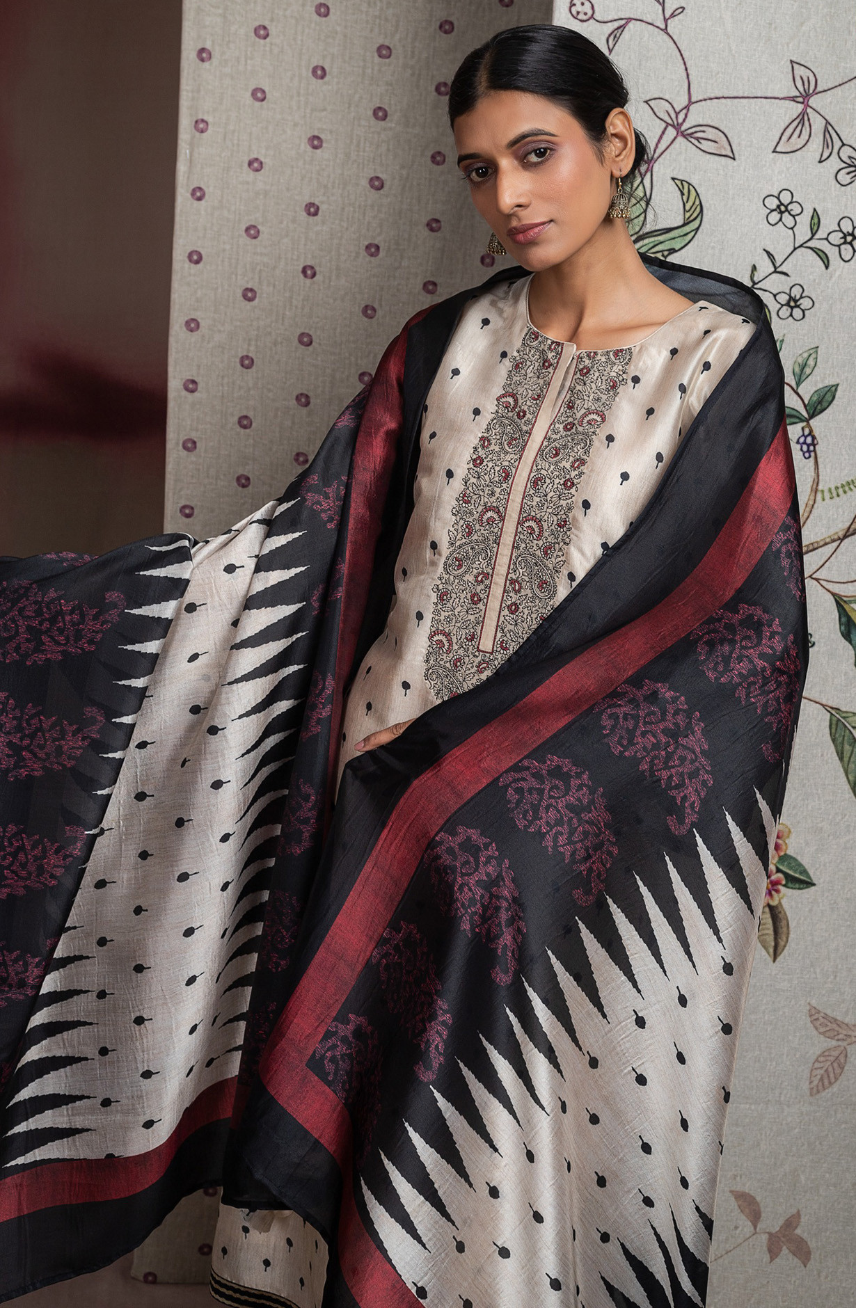 Mehroon Silk Printed Beautiful Unstitch Suit Set with Dupatta - R157-SPR2649A