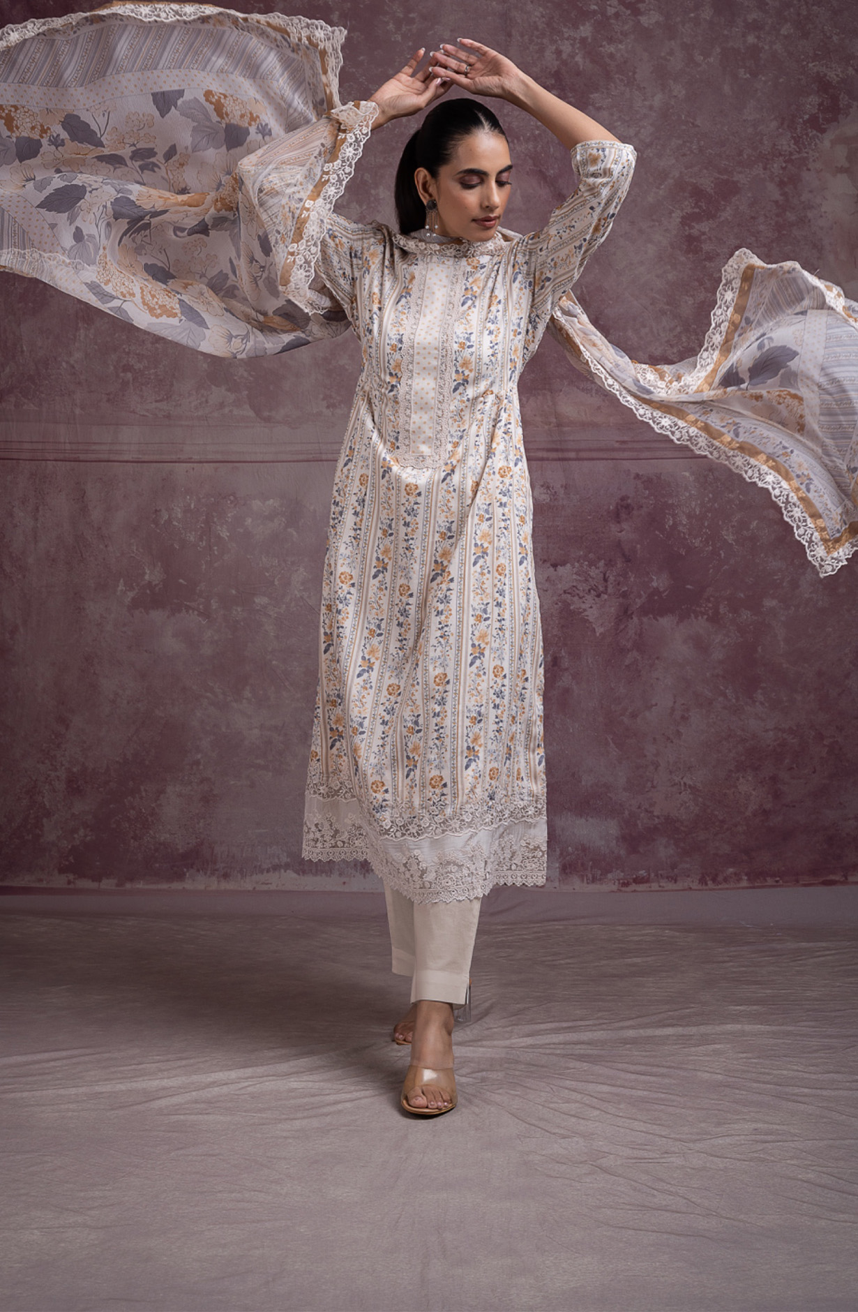 Off-White Very finner cotton beautiful Suit Set with Dupatta - VENNT139C