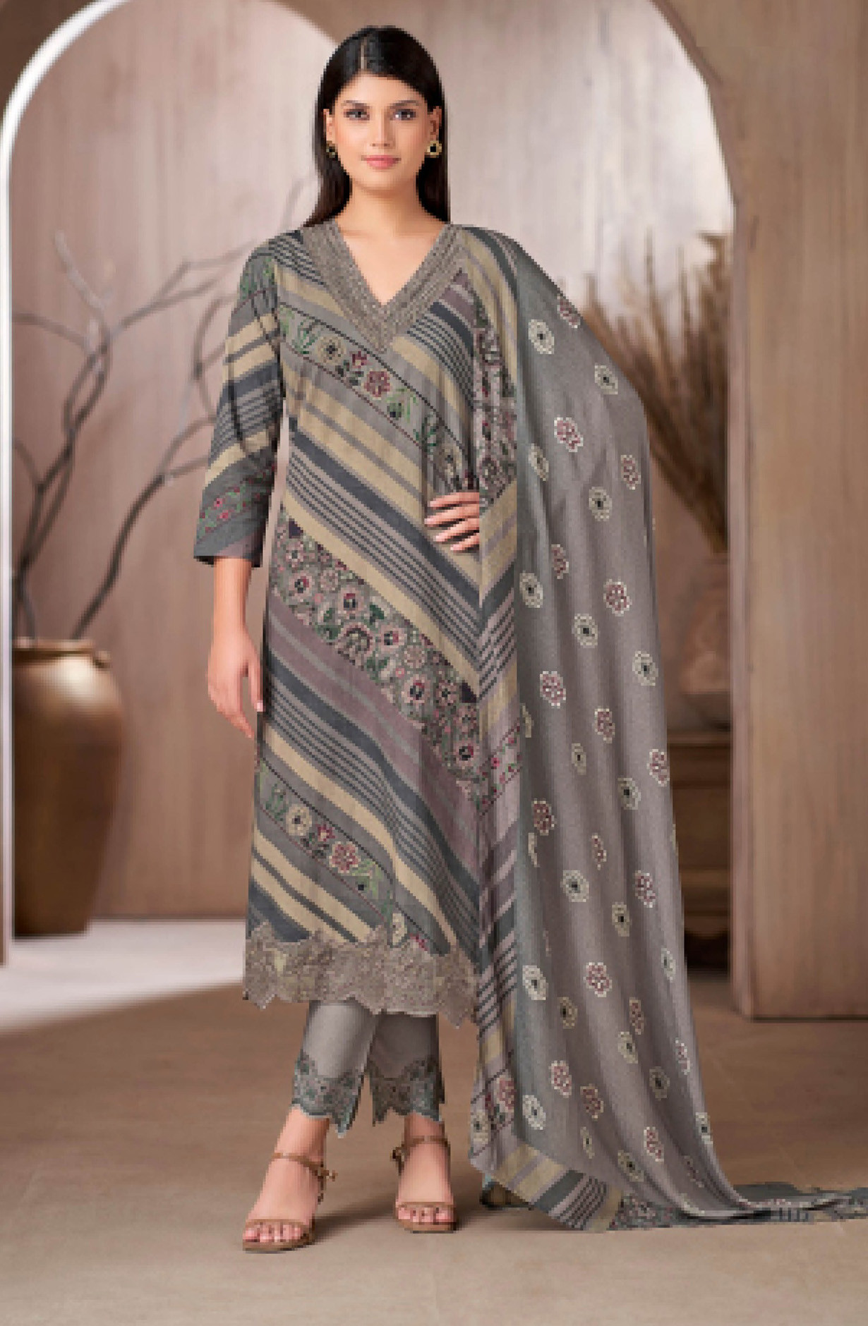 Grey pure corduroy Suit set with Dupatta- ISH5012