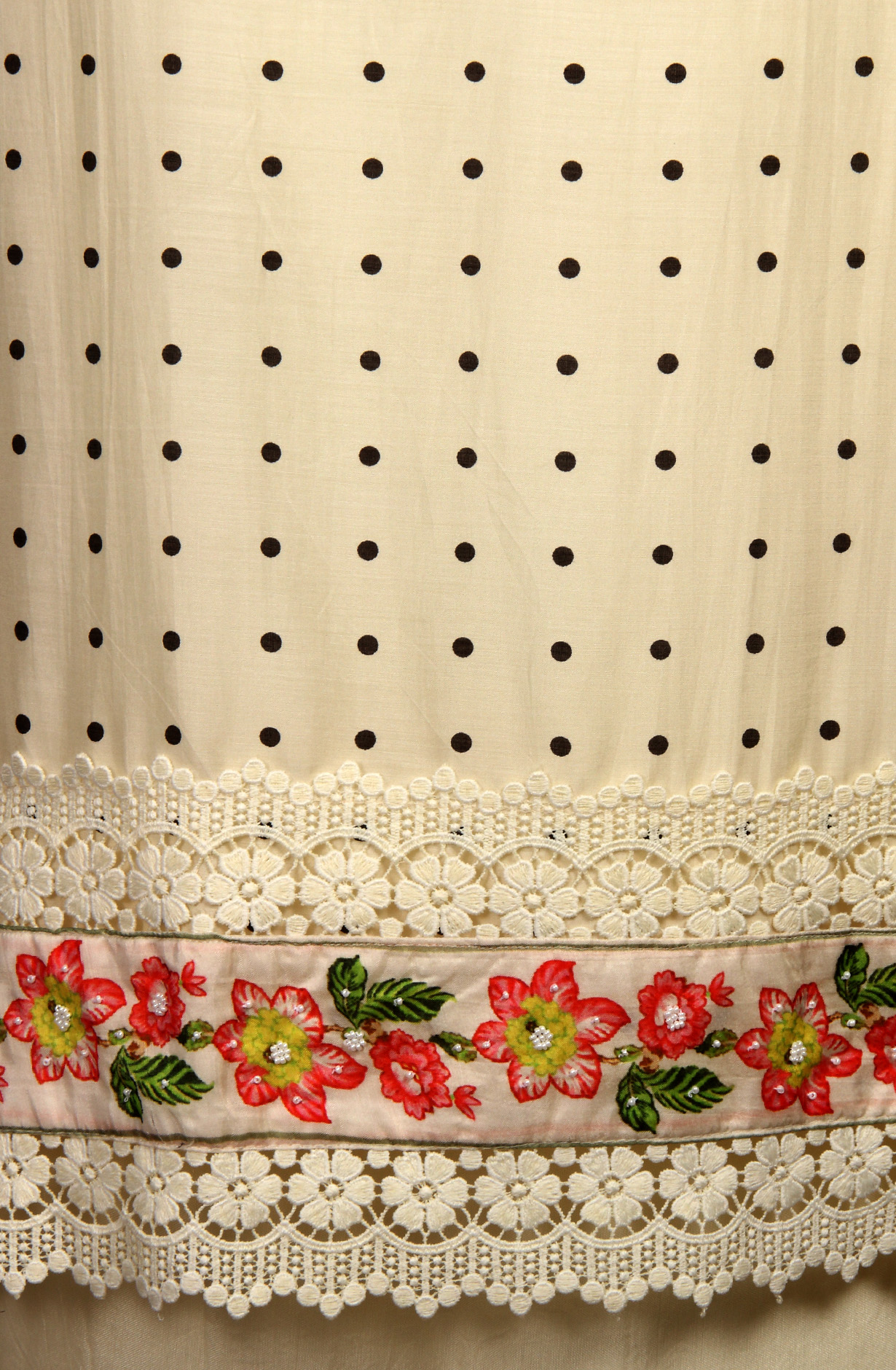 Semi-stitched Cream Beautiful Lacework Muslin Salwar Suit with Organza Dupatta - 131-MT9202