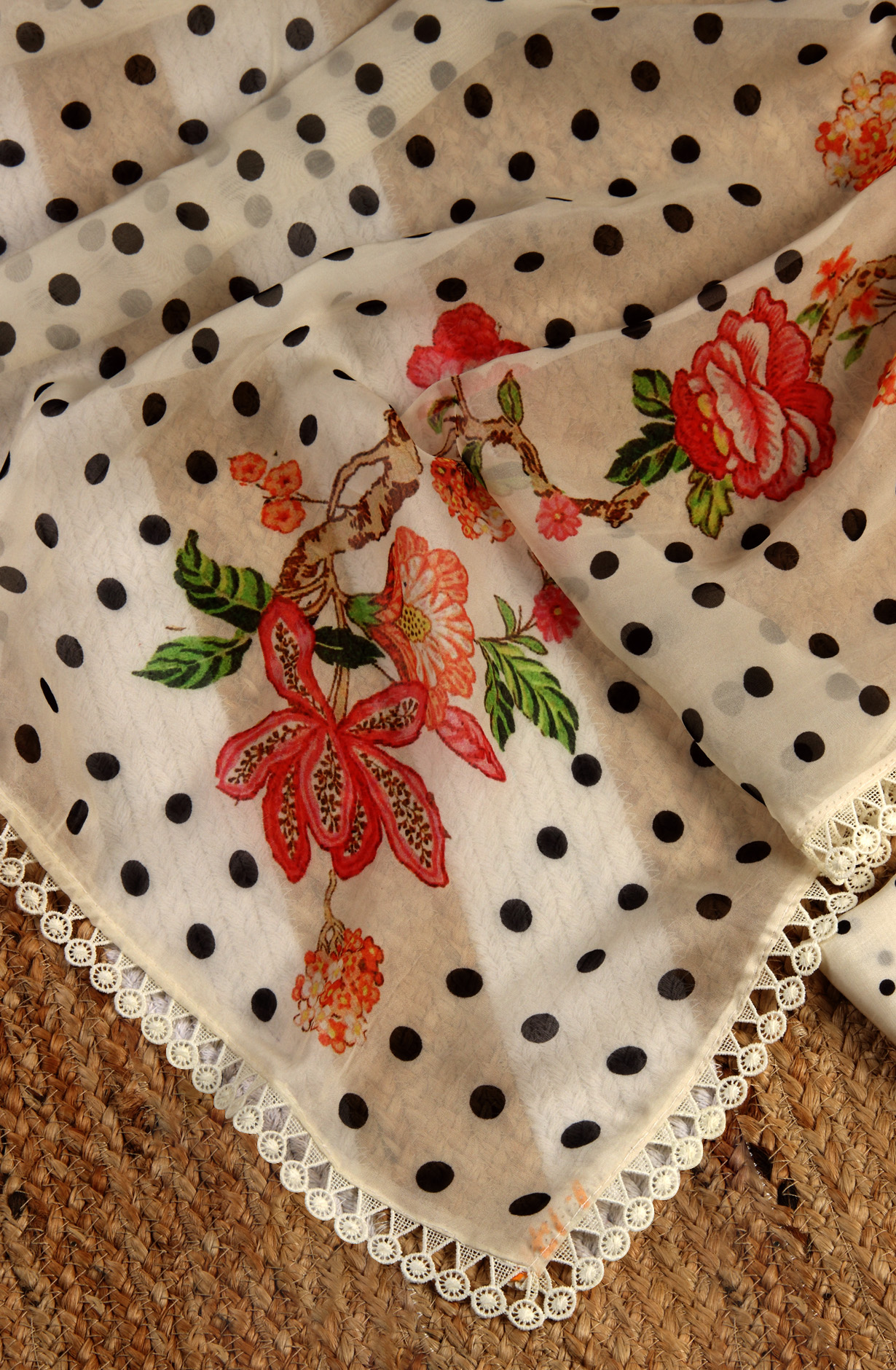 Semi-stitched Cream Beautiful Lacework Muslin Salwar Suit with Organza Dupatta - 131-MT9202