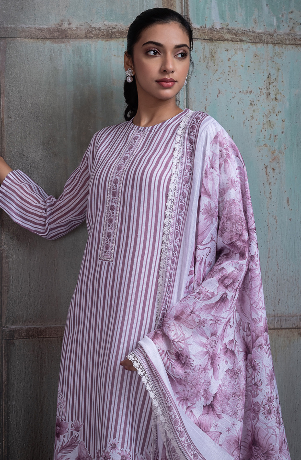 Mauve Linen Digital Printed Unstitched Suit Set with Dupatta - AMRNSP105A