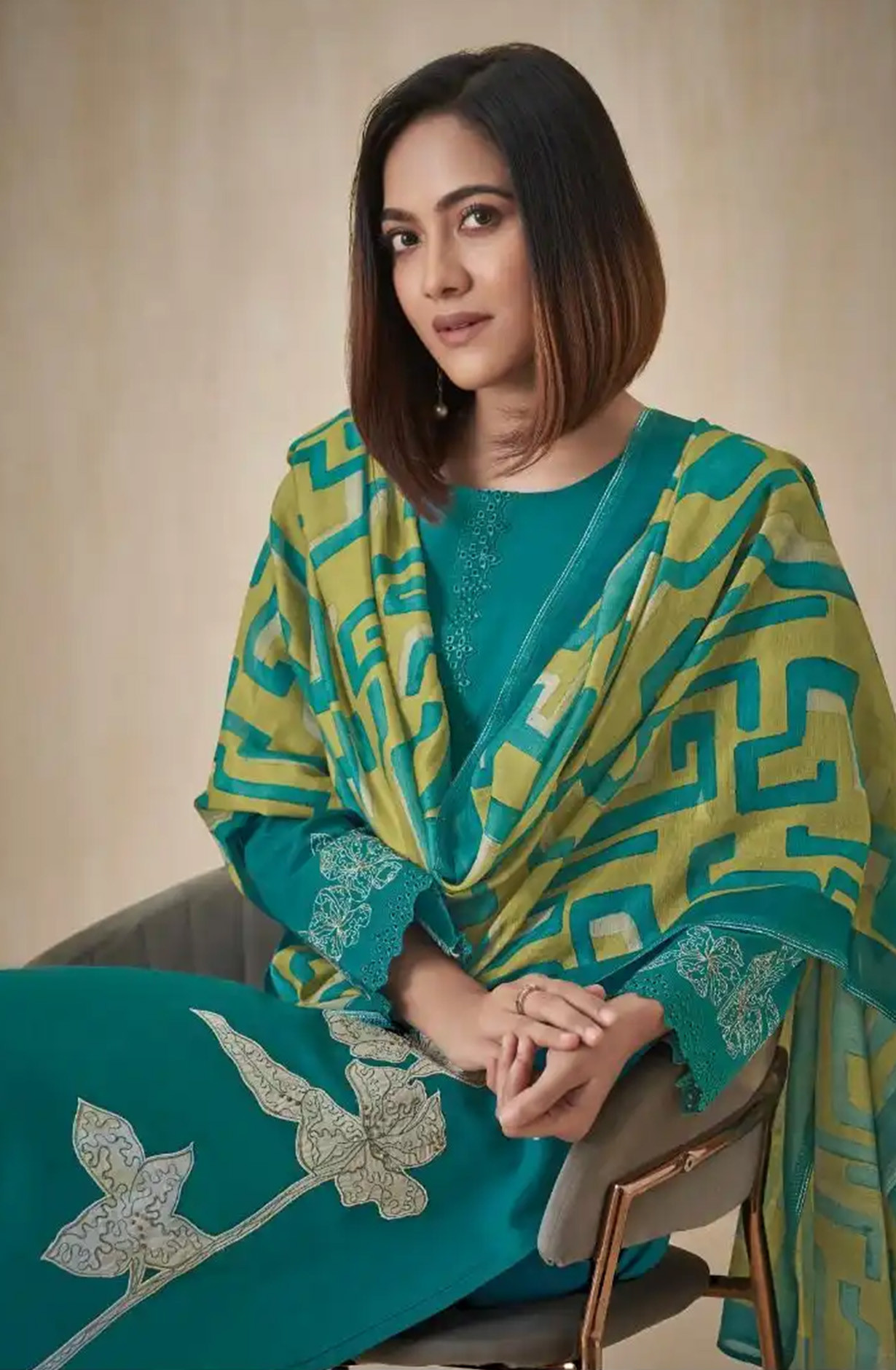 Firozee Premium lawn cotton Suit set with Dupatta - AAS14021D