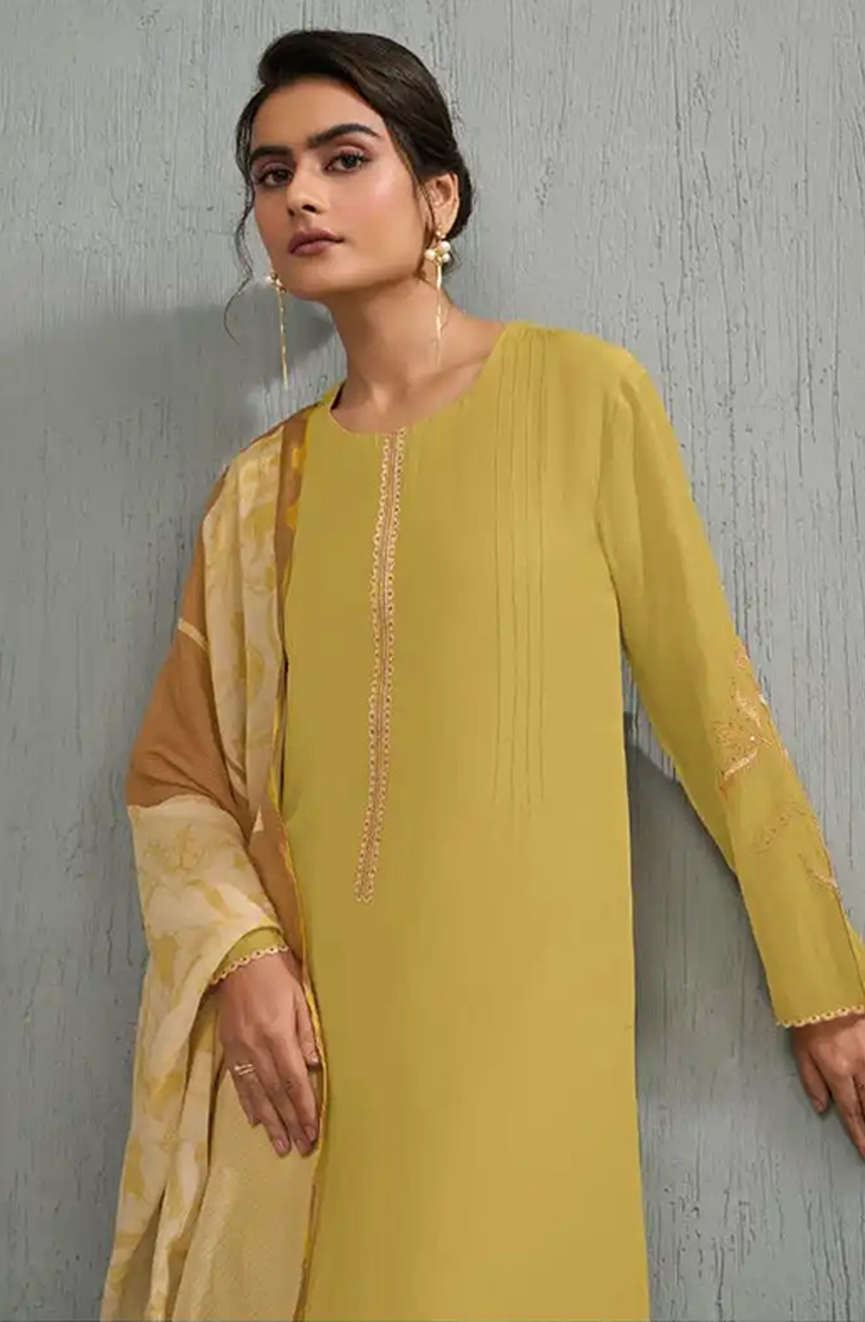 Yellow mal chanderi silk Beautiful Suit Set with Dupatta - ZEH13041C