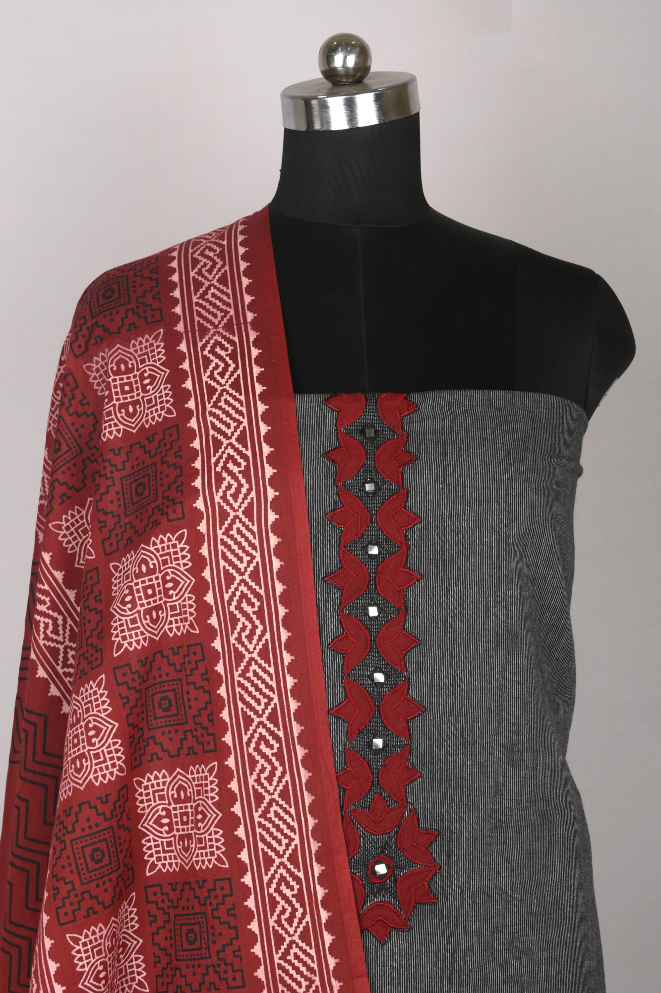 Black Handloom Cotton Beautiful Suit Set with Dupatta - 657-S26DEAN1074