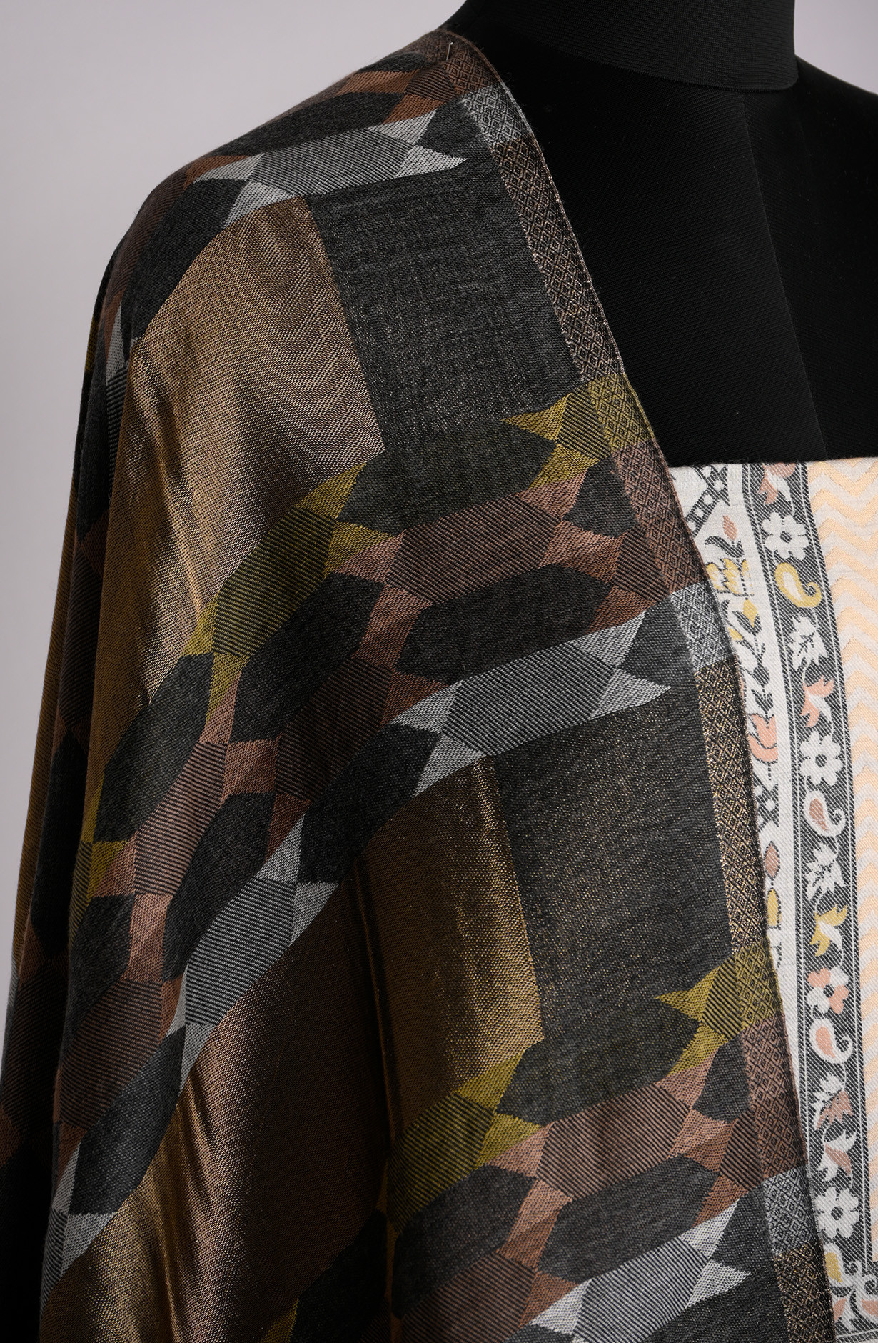 White Printed Pashmina Suit Set With Spun Dupatta - PASH1406