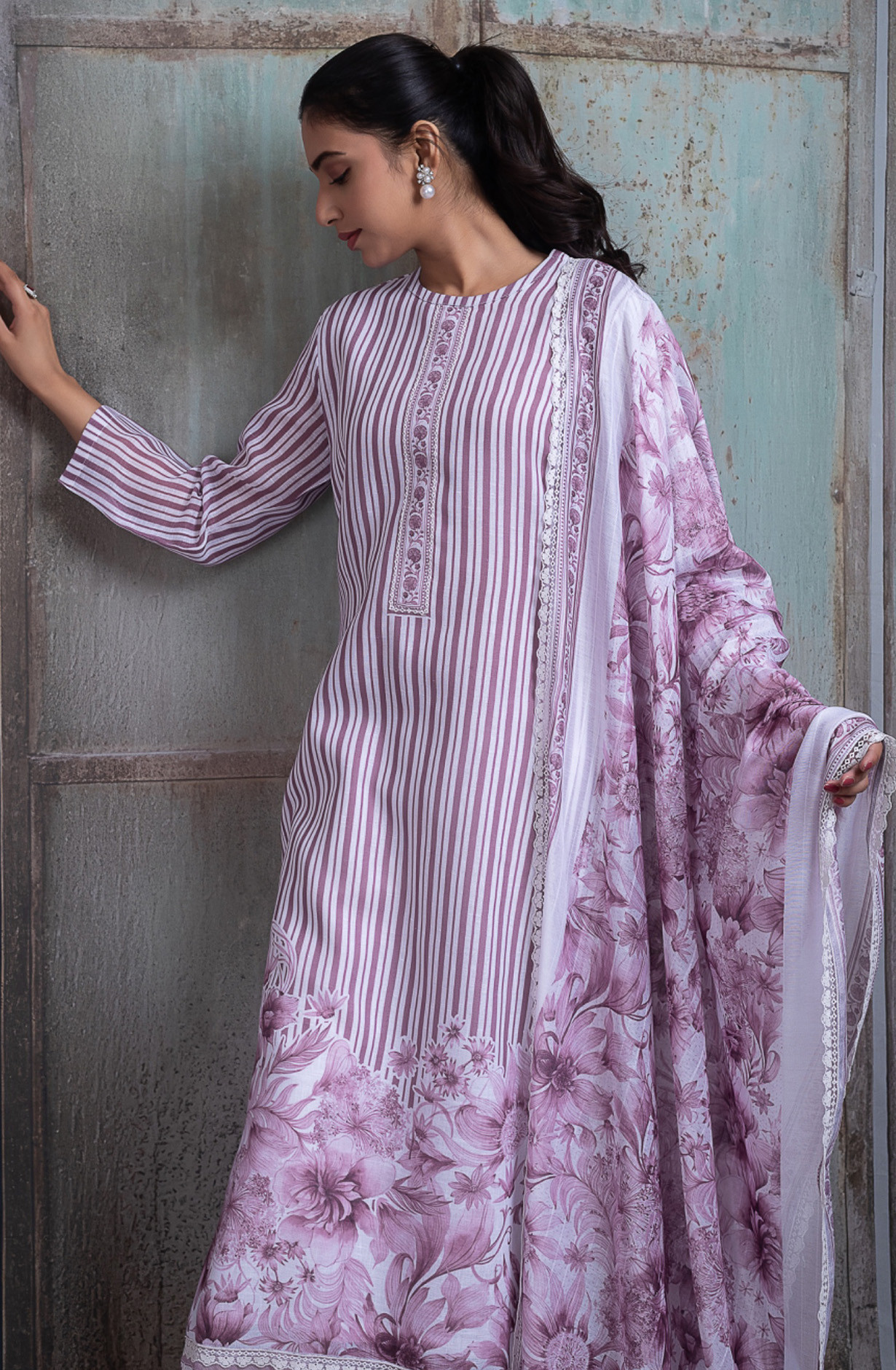 Mauve Linen Digital Printed Unstitched Suit Set with Dupatta - AMRNSP105A