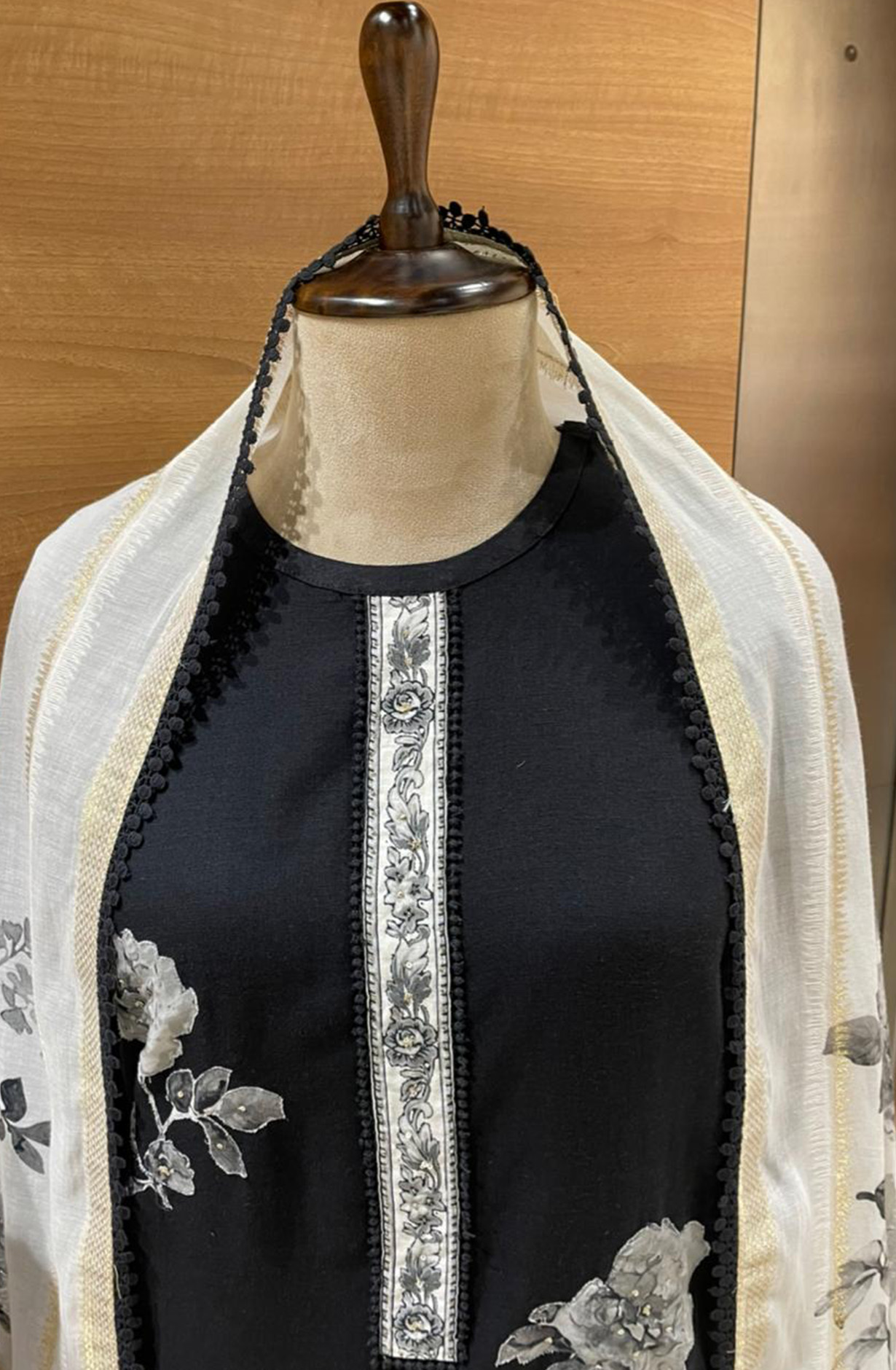 Black Pure cotton linen beautiful Suit Set with Dupatta - MIRNT119A