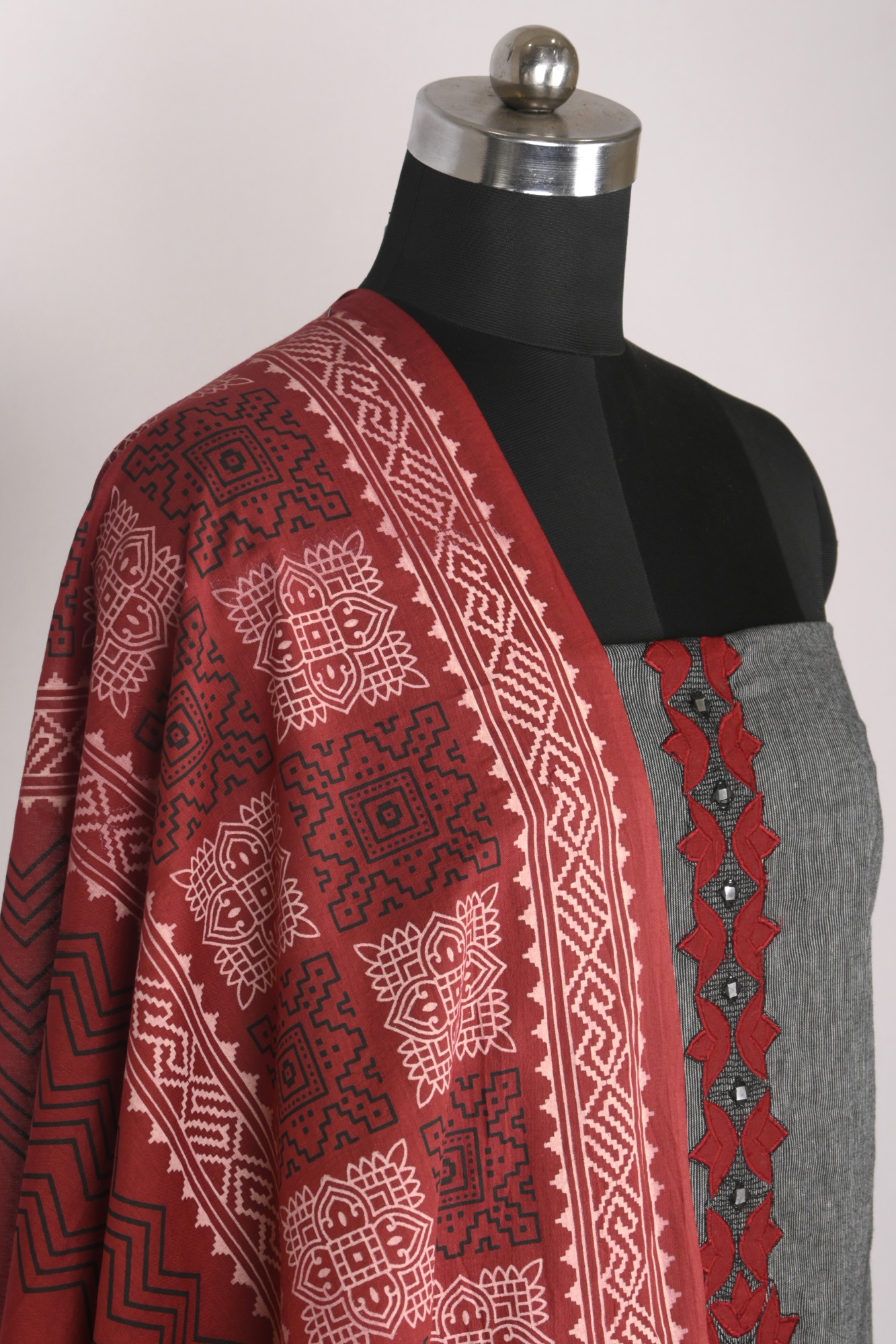 Black Handloom Cotton Beautiful Suit Set with Dupatta - 657-S26DEAN1074