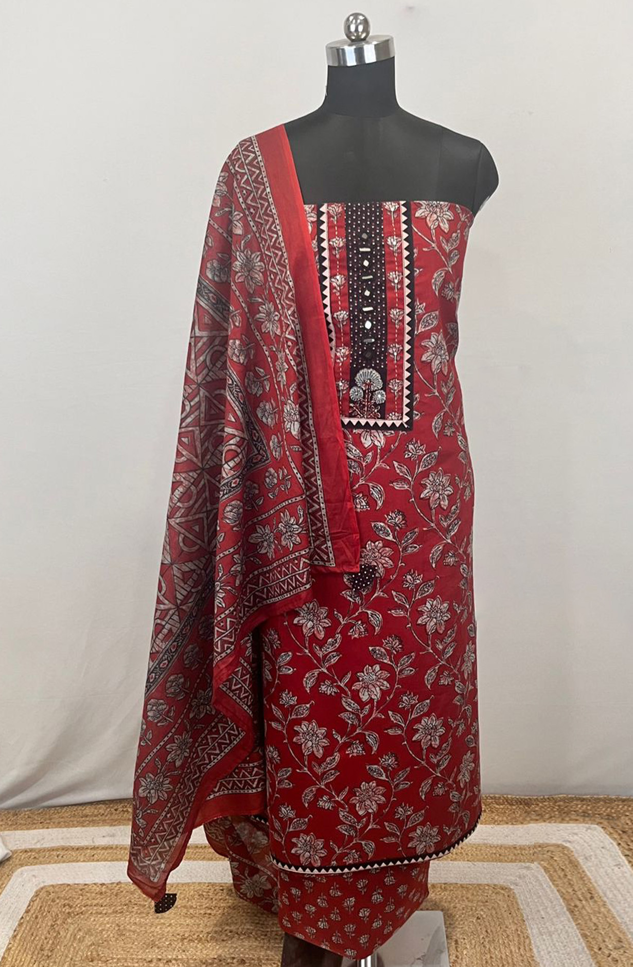 Maroon Cotton printed Unstitched Suit Set with Dupatta - 131-KE1650B