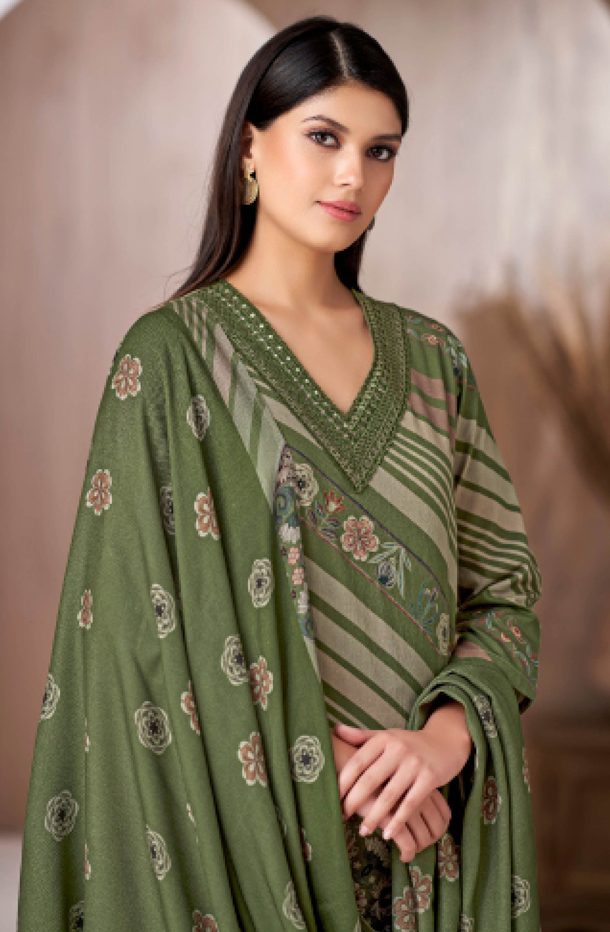 Green pure corduroy Suit set with Dupatta- ISH5042