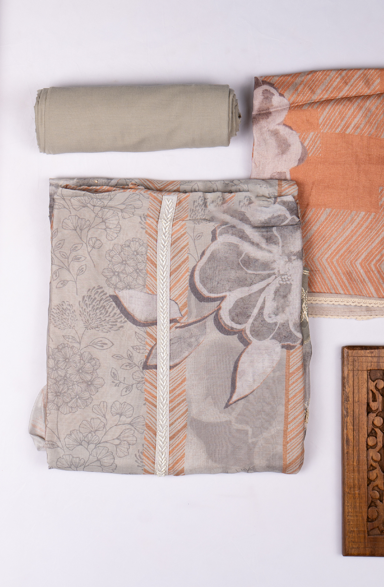 Grey Muslin Printed Suit set with Dupatta - 752-7710