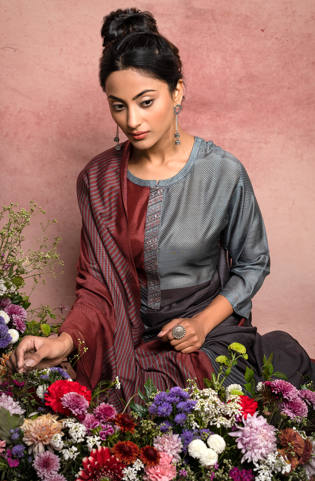 Grey Muslin Exclusive Digital Print Salwar Suit-sets - AAN1749